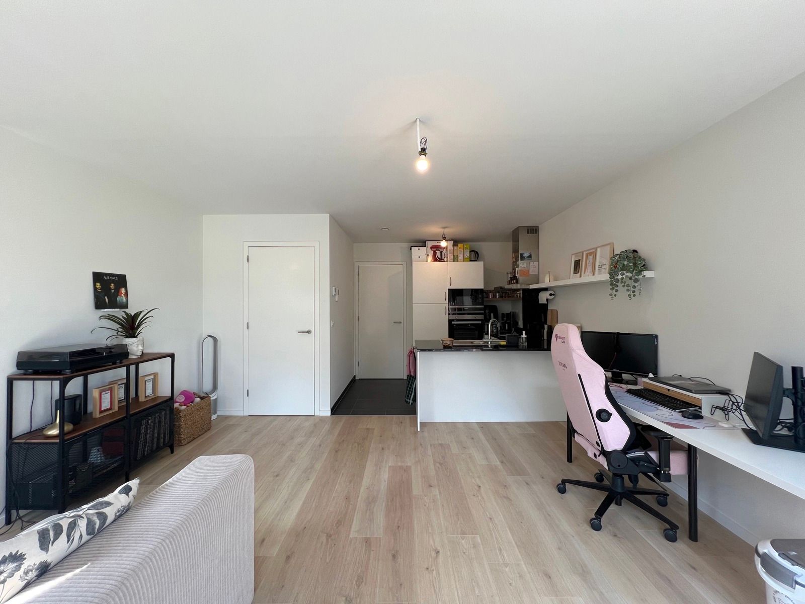 Zonnig appartement met 2 slaapkamers, terras en staanplaats  foto 4