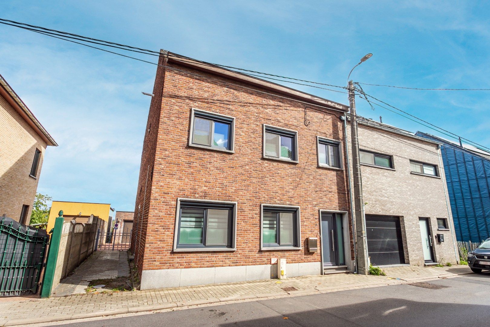 Instapklare woning met 5 slaapkamers en tuin te Lembeek foto 2