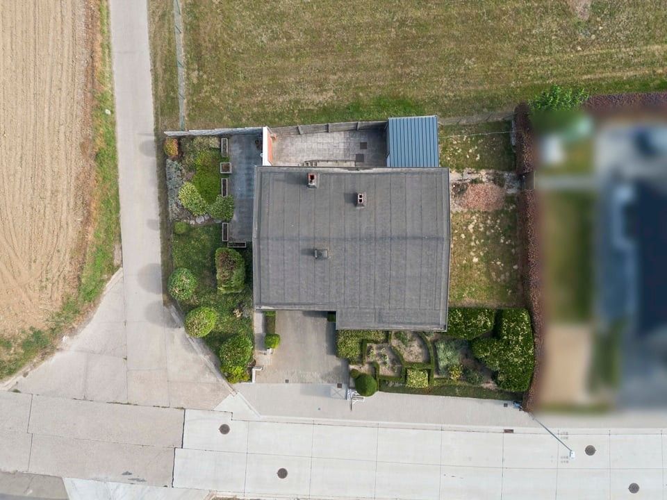 TE RENOVEREN BUNGALOW MET 3 SLAAPKAMERS, RUSTIGE LOCATIE foto 4
