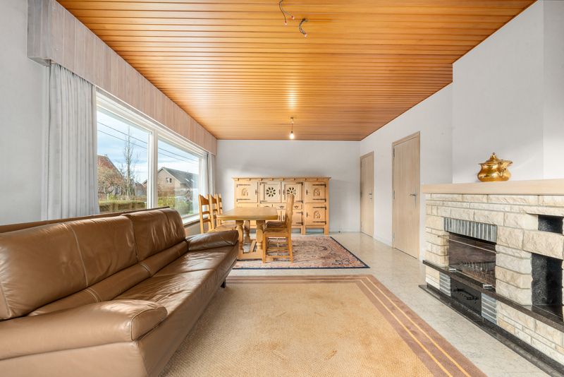 Torhout- Vrijstaande woning met 5 slaapkamers. foto 3