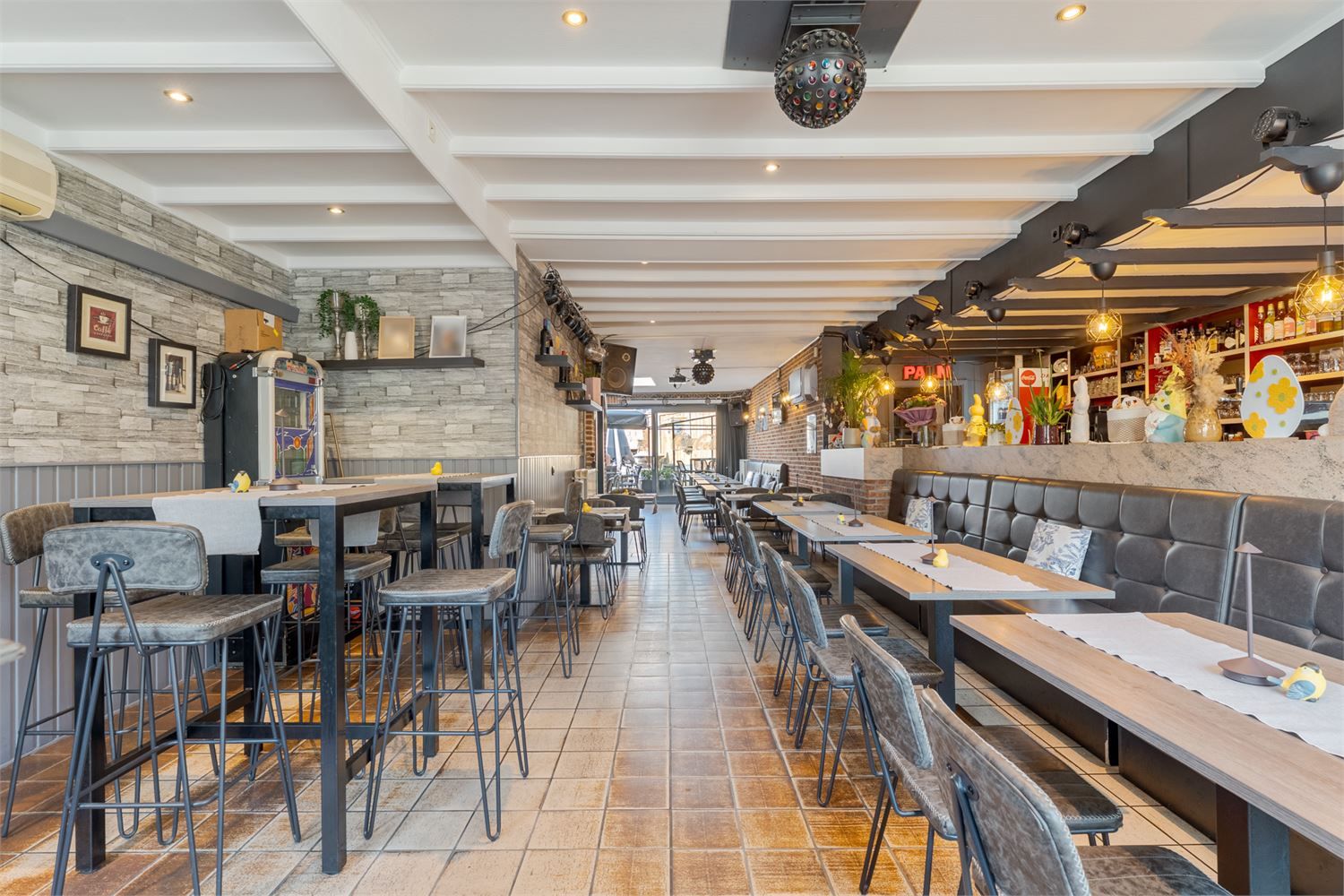 Instapklaar handelspand met woonst op toplocatie – horeca-inboedel inbegrepen! foto 9