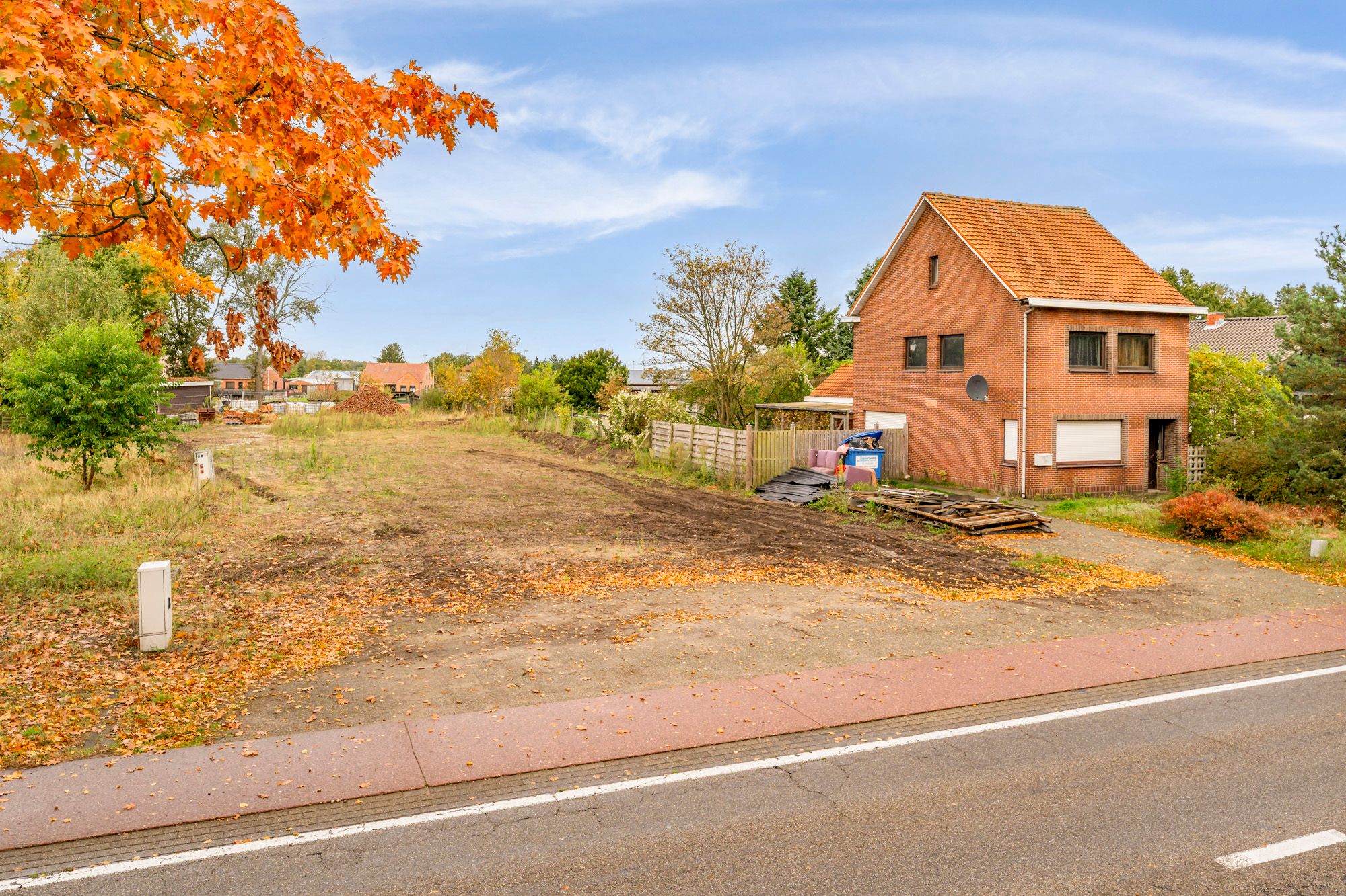 KNAPPE BOUWKAVEL (+-17A) OP GROENE, DOCH CENTRALE EN GUNSTIGE LOCATIE IN LOMMEL! Deze bouwkavel met maar liefst een oppervlakte van +-17a biedt de mogelijkheid voor het bouwen van een prachtige eengezinswoning op een heerlijke plek. Zo zijn basisschool, supermarkt, bakker, apotheek, horeca op fietsafstand bereikbaar. Centraal tussen Lommel en Leopoldsburg gelegen. foto 9