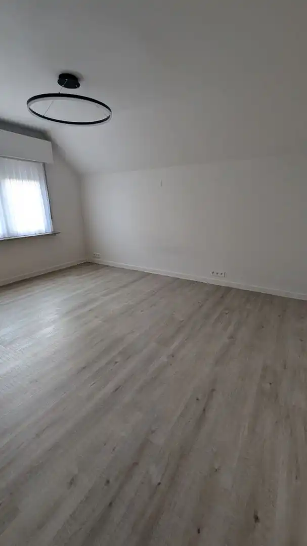 Ruime gerenoveerde woning met 3 slpks, gelegen op wandelafstand van het centrum !  foto 9