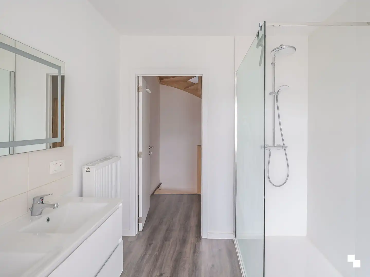 Lichtrijke woning met vier slaapkamers en zonnige tuin te Oosterzele foto 21