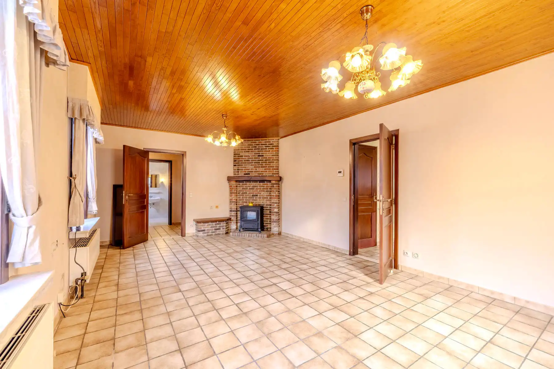 Open bebouwing met 3slpk, tuin en garage foto 6