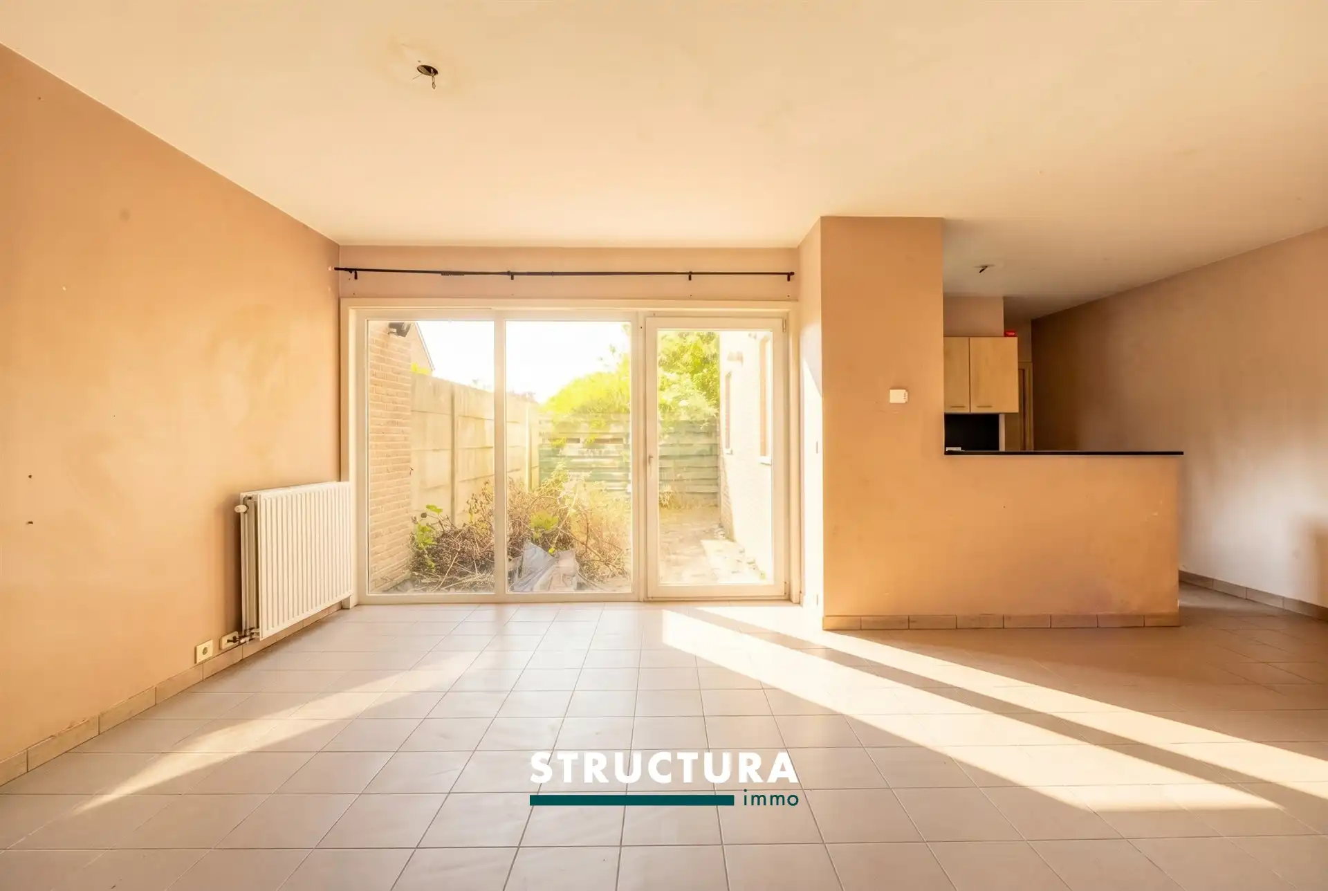 Op te frissen/ te renoveren gelijkvloers appartement met 2 kamers en tuin foto 4