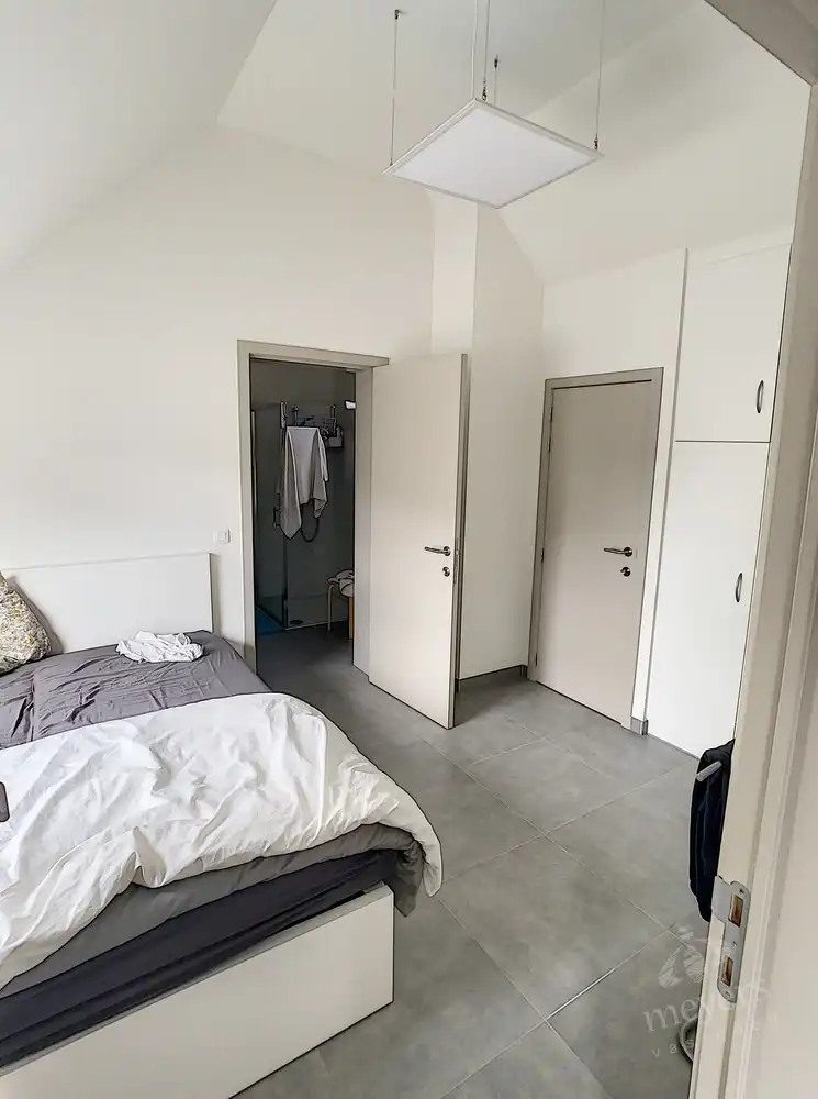Ruime handelsruimte met woonst op zichtbare ligging in Koersel foto 15