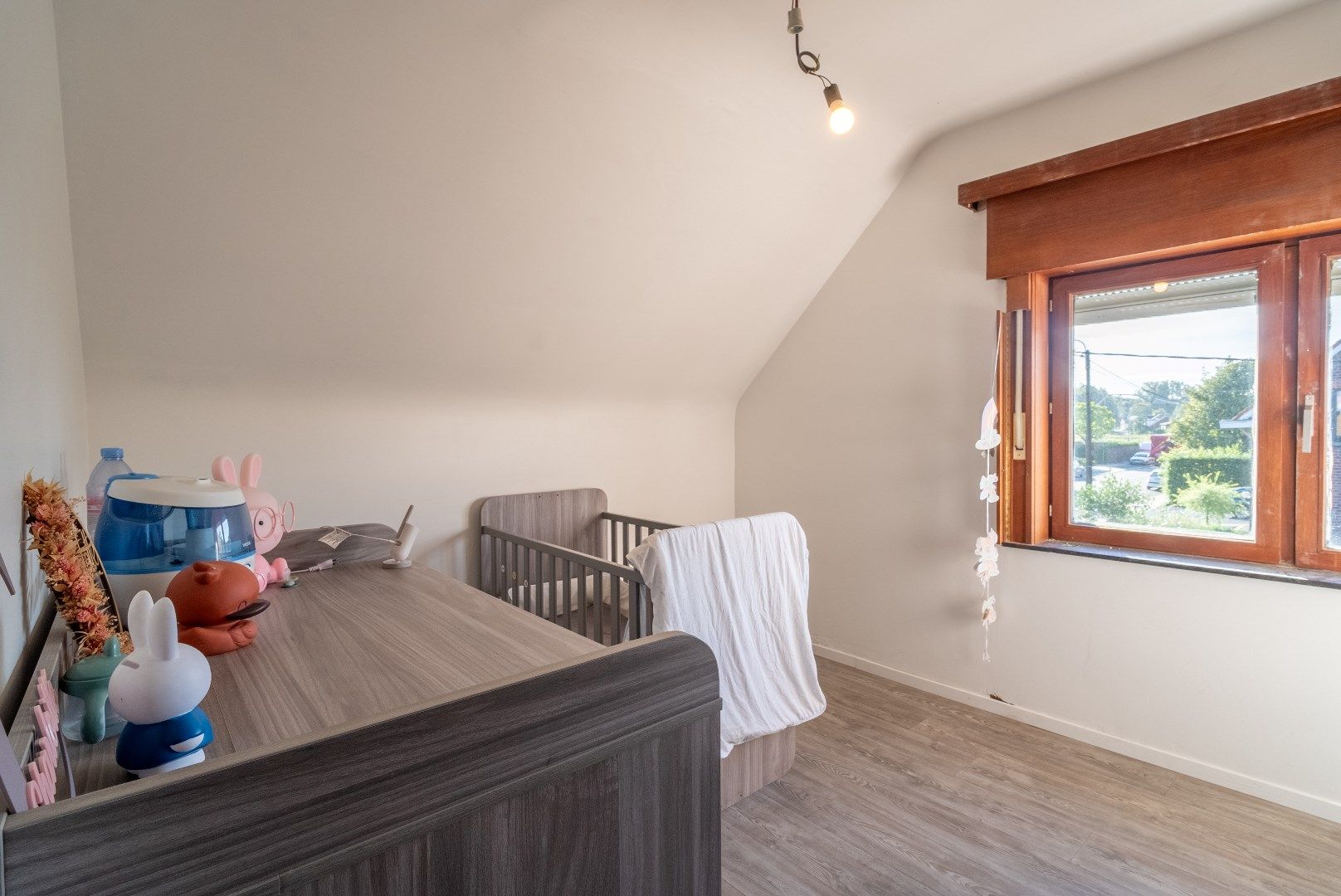 Verder te renoveren halfopen woning met atelier van 240 m² foto 11