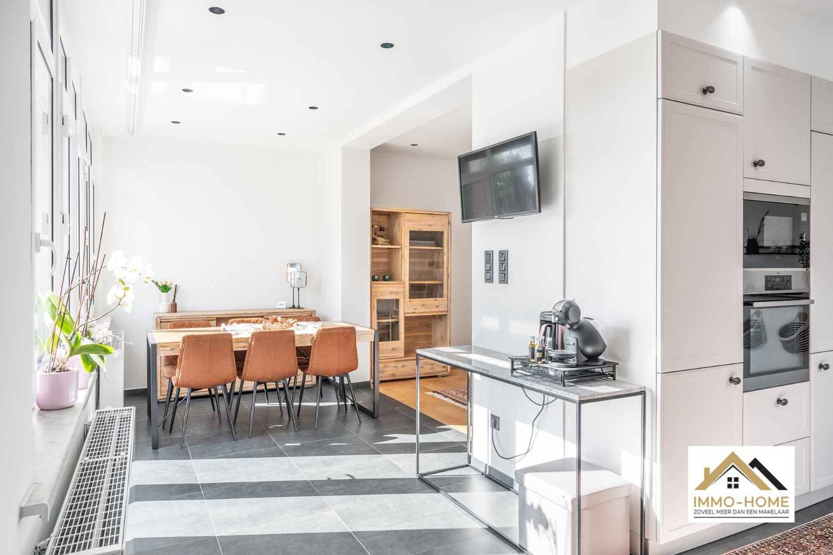 Vrijstaande volledig gerenoveerde woning met riante tuin te Oostakker foto 5
