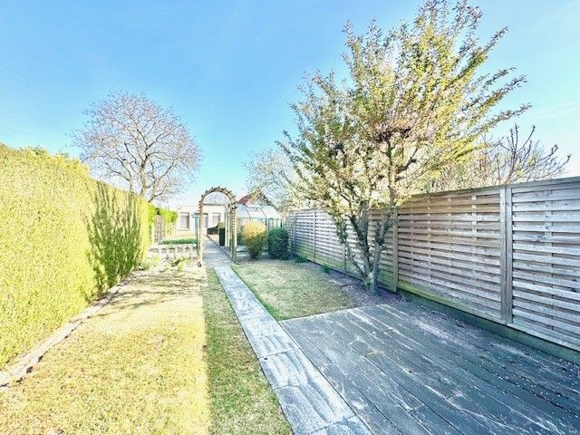 RUIME WONING MET MAGAZIJN EN UITWEG op 493 m² foto 2