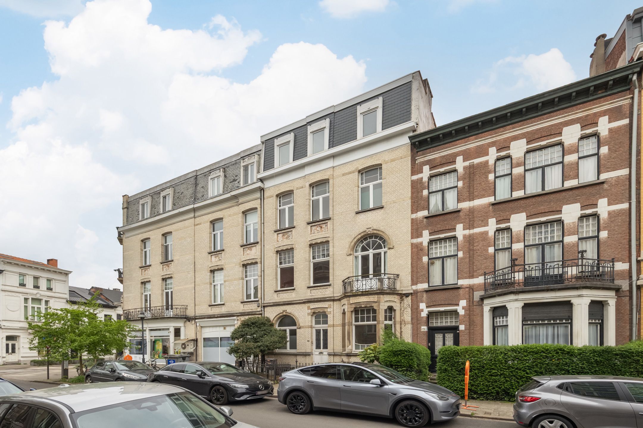Hoofdfoto van de publicatie: ANTWERPEN - Charmante te renoveren herenwoning 
