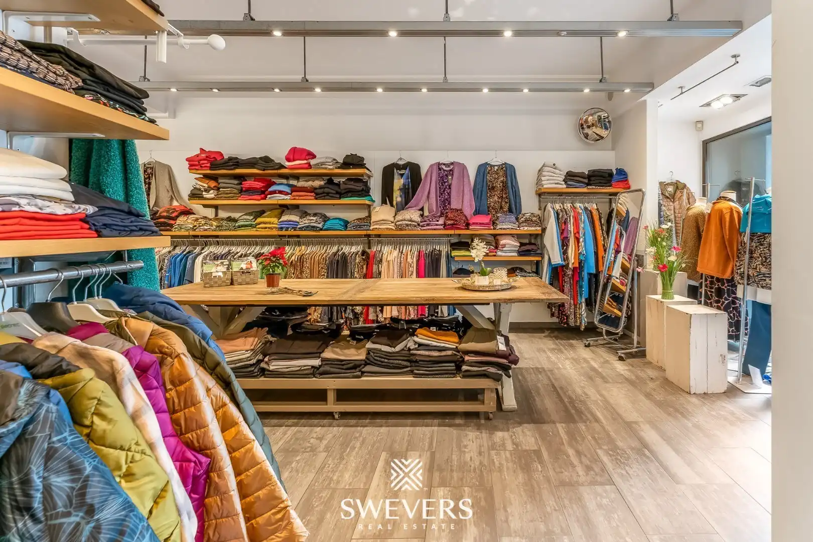 Commerciële topligging aan Sint-Martenplein in Sint-Truiden foto 11