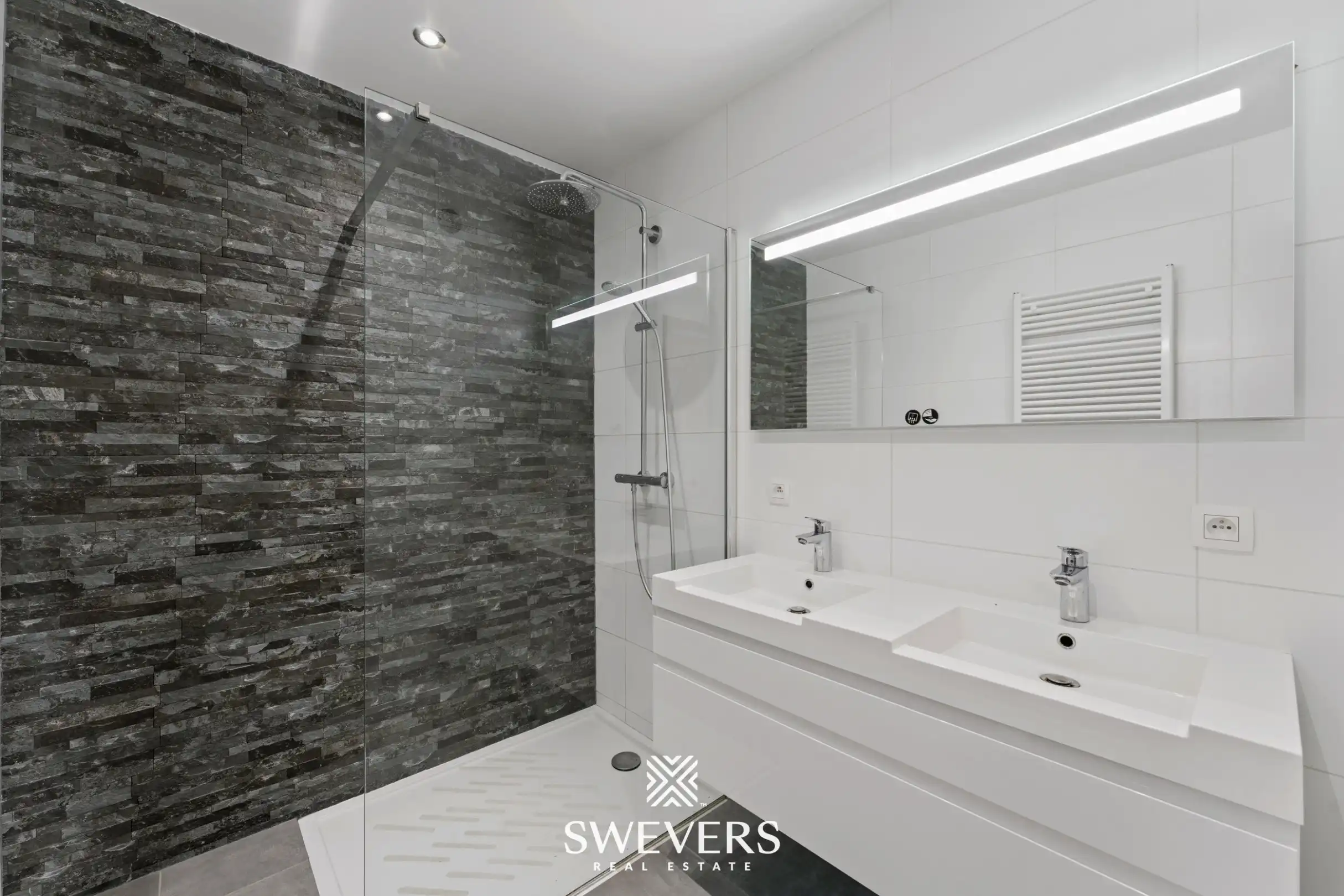 Instapklaar 2-slaapkamer appartement met autostaanplaats in hartje Tongeren   foto 15