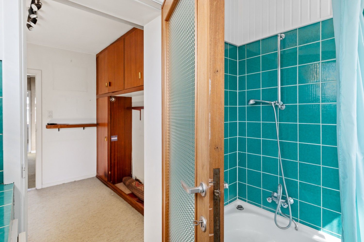 Ruim huis met 4 slaapkamers, tuin, veranda en garage in Deurne! foto 16