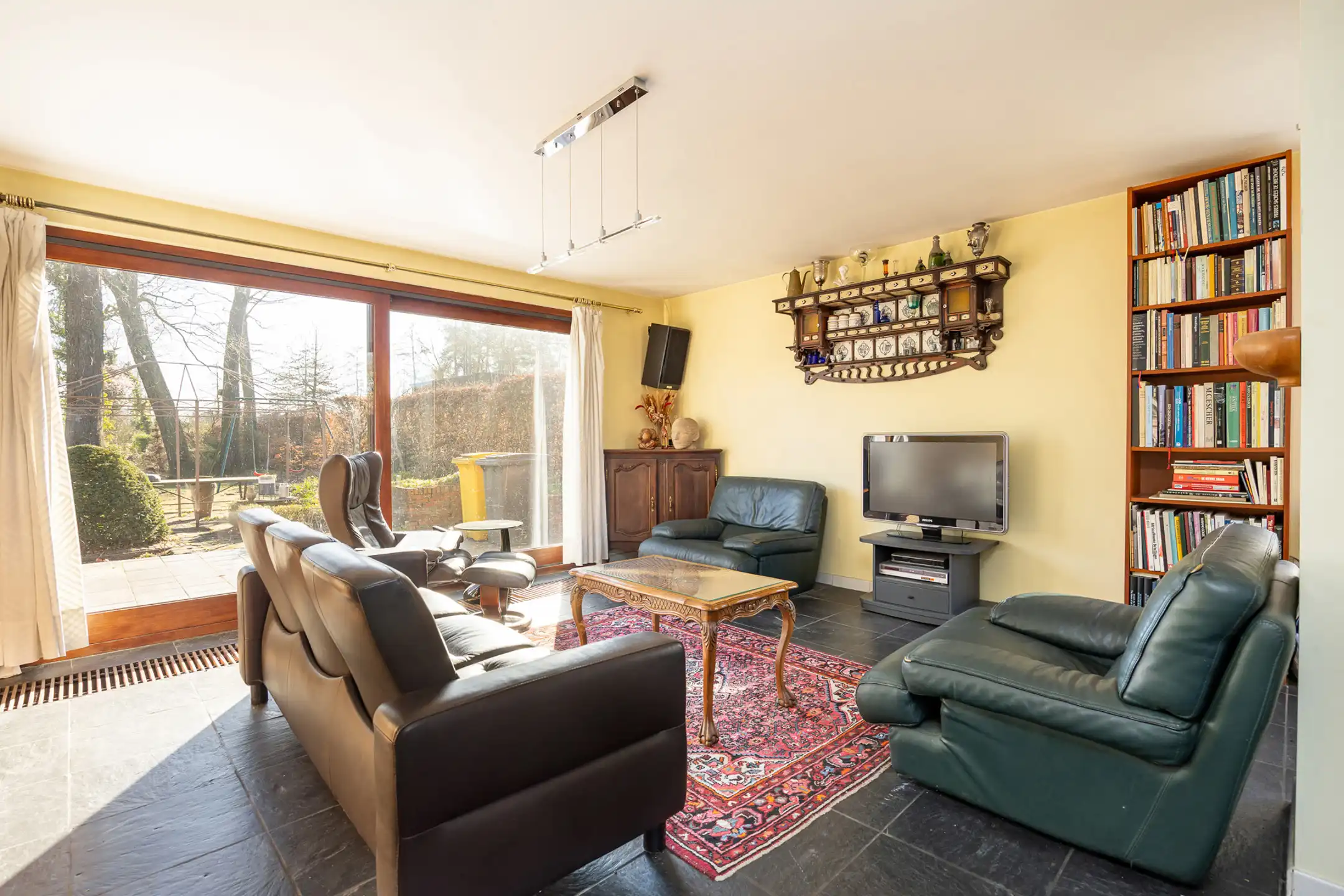 Verrassend ruime woning met 4 slpk's op 2.321m² perceel! foto 4