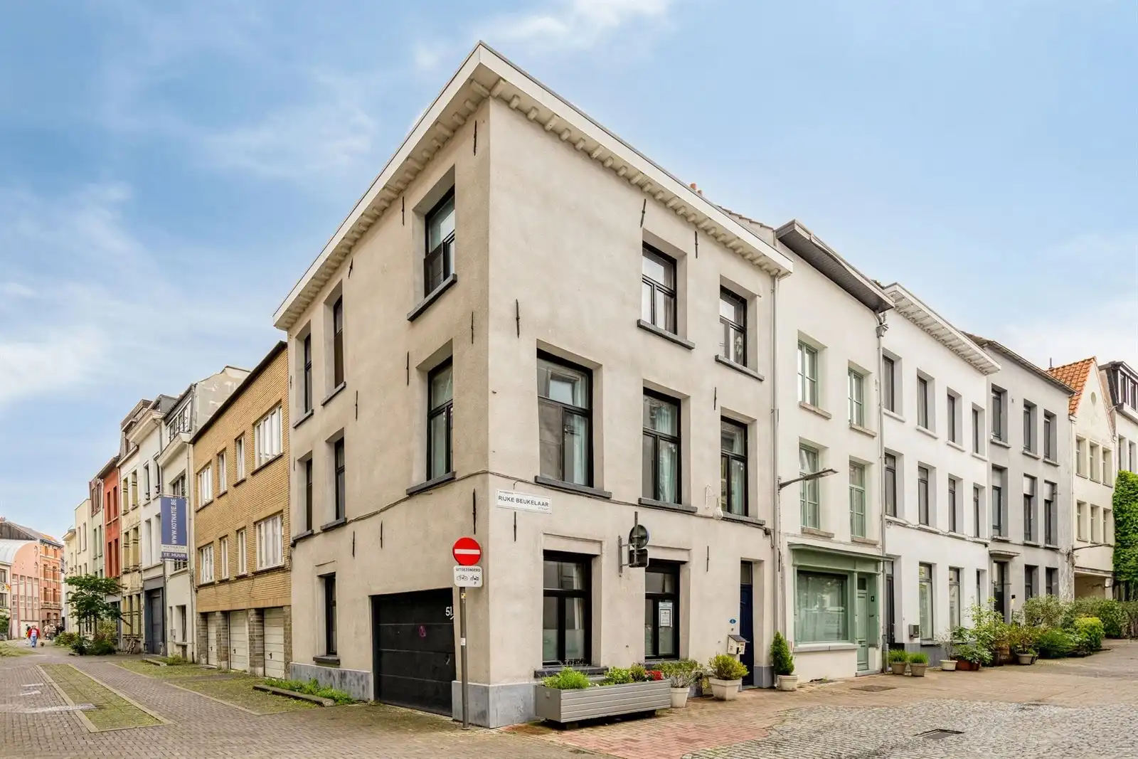 Uniek wonen in een sfeervol stadspand met karakter foto {{pictureIndex}}