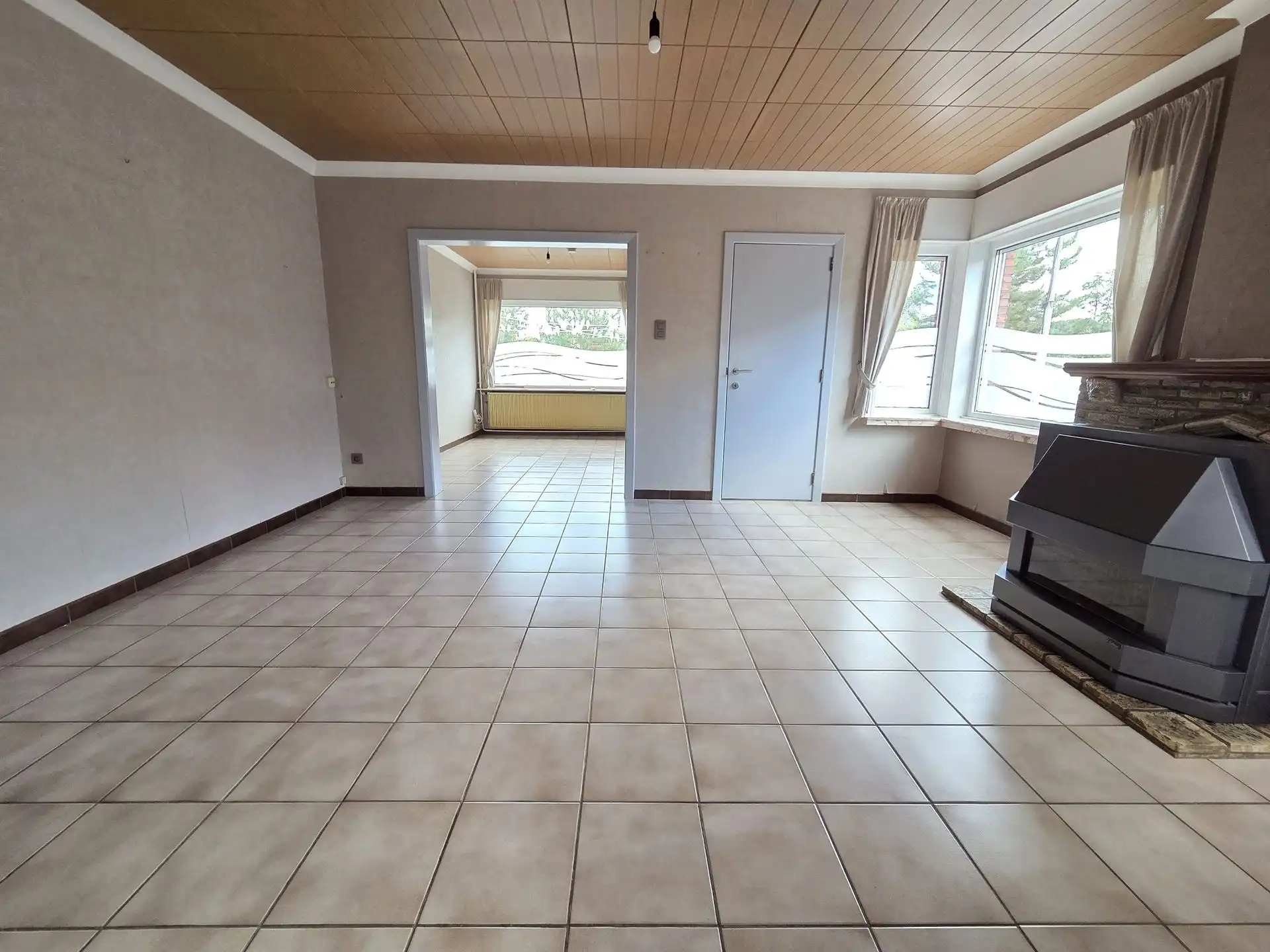 Charmante gezinswoning met 4 slpks op een mooi zuidgericht perceel van 990 m² foto 4