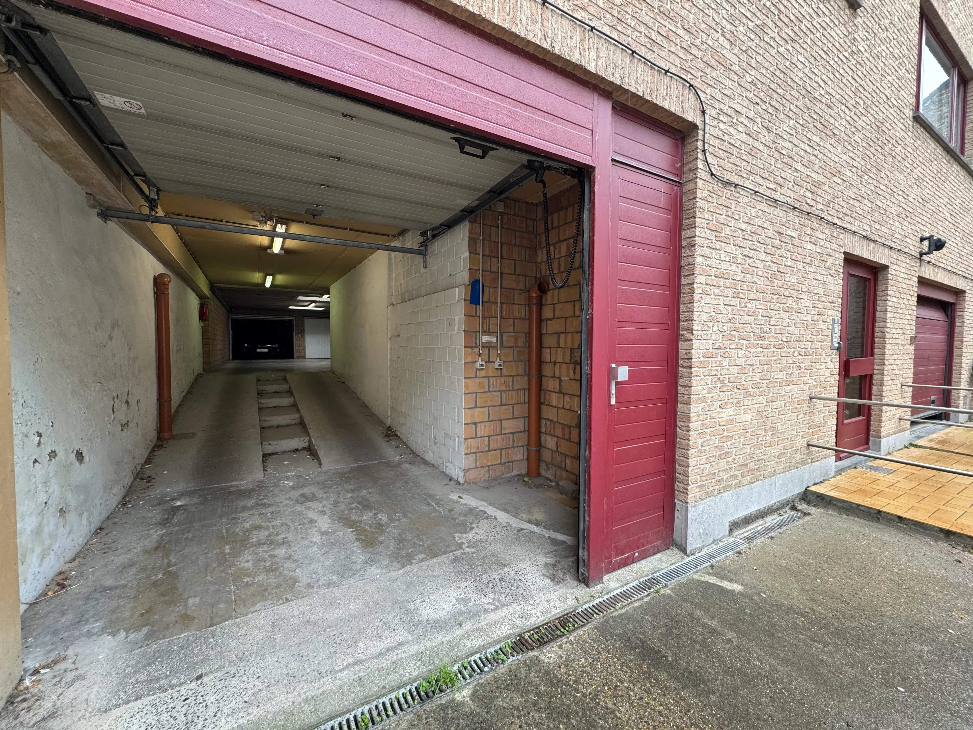 Garagebox 32m² op centrale legging foto 5