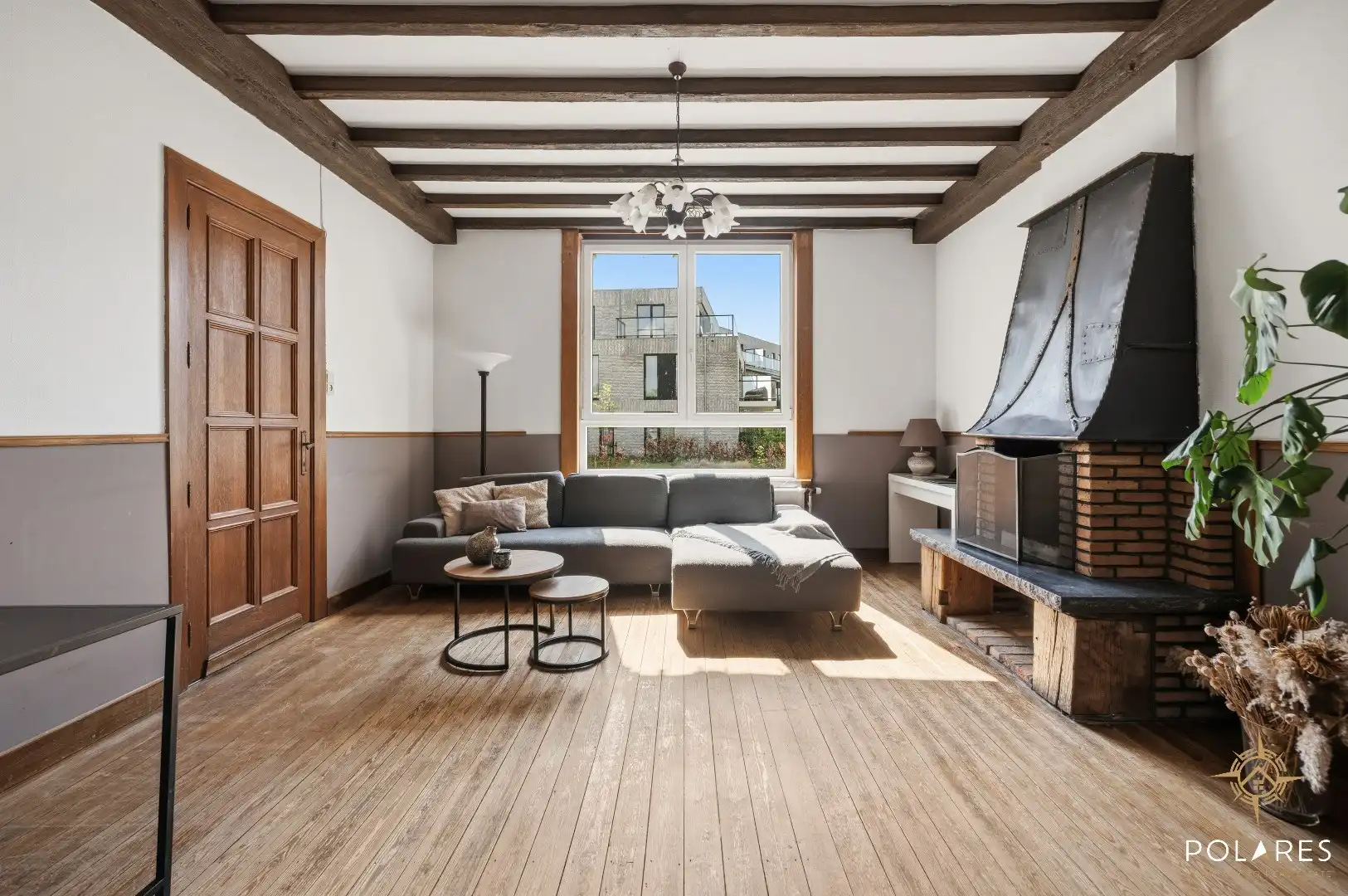 Charmant en instapklaar gelijkvloers appartement met koer en autostaanplaats foto 3