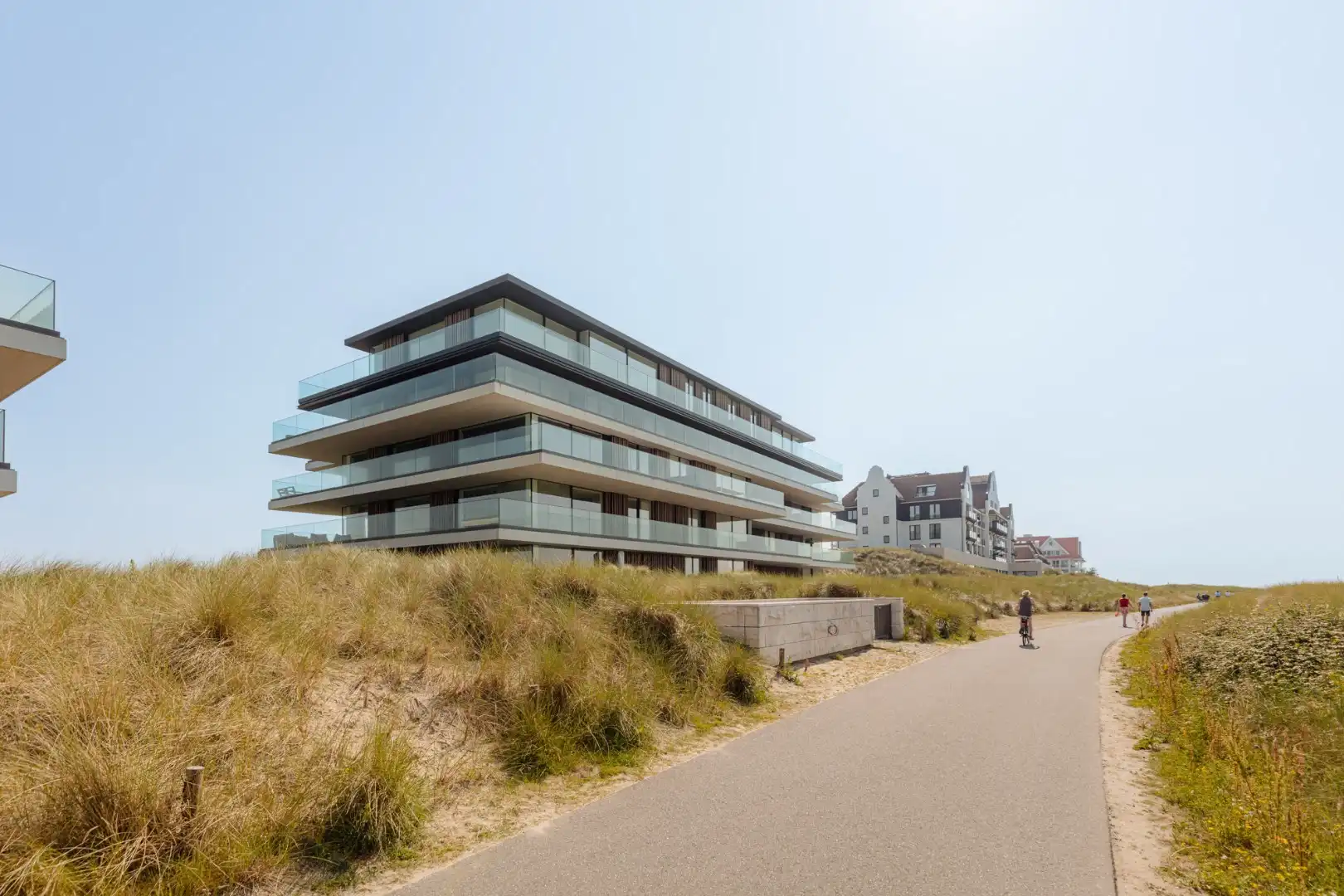Uiterst smaakvol en top-notch afgewerkt appartement met frontaal zeezicht van het gelijkvloers terras foto 20