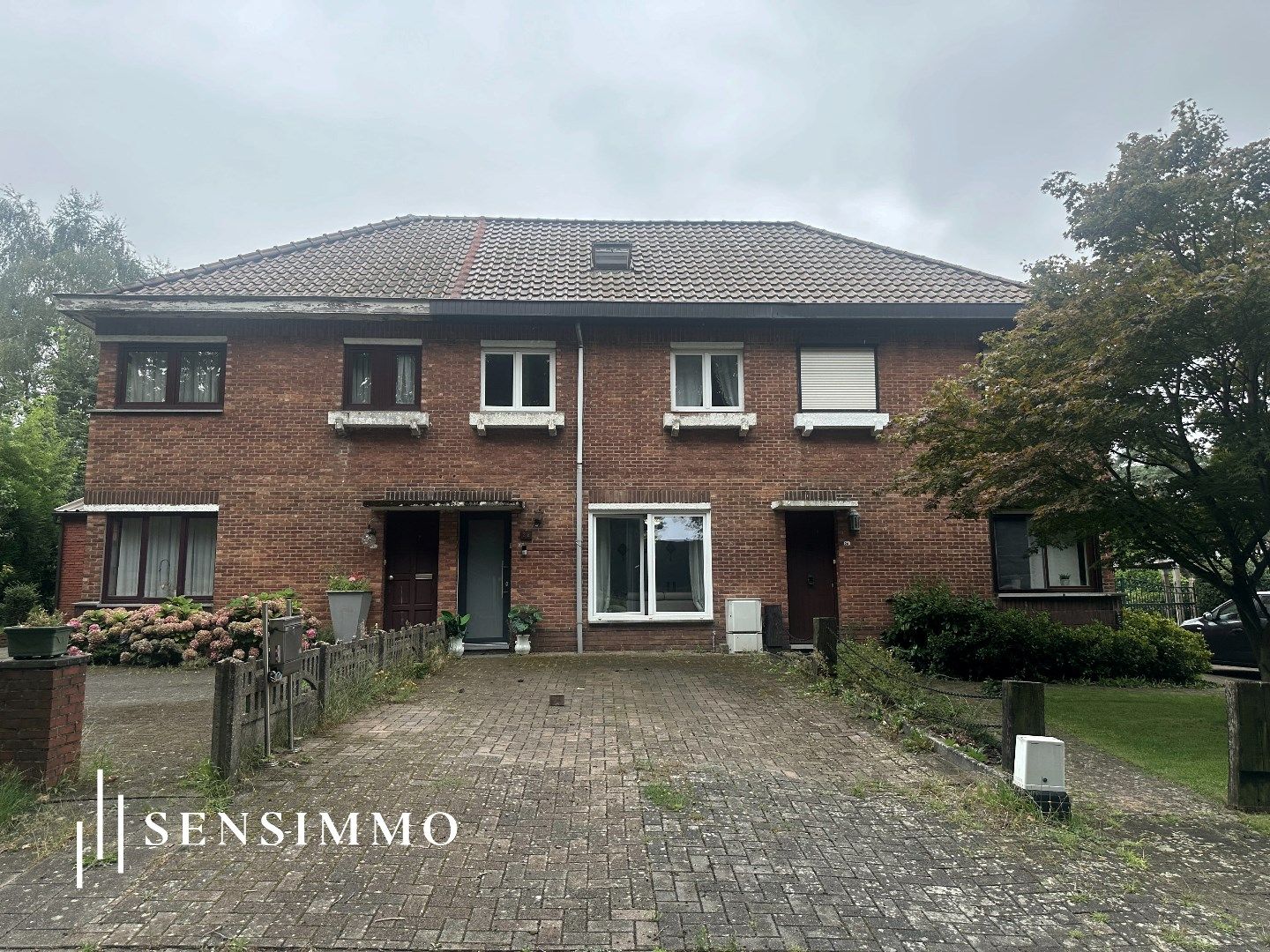 Rijwoning met 4 slaapkamers, tuinberging en garage foto 2