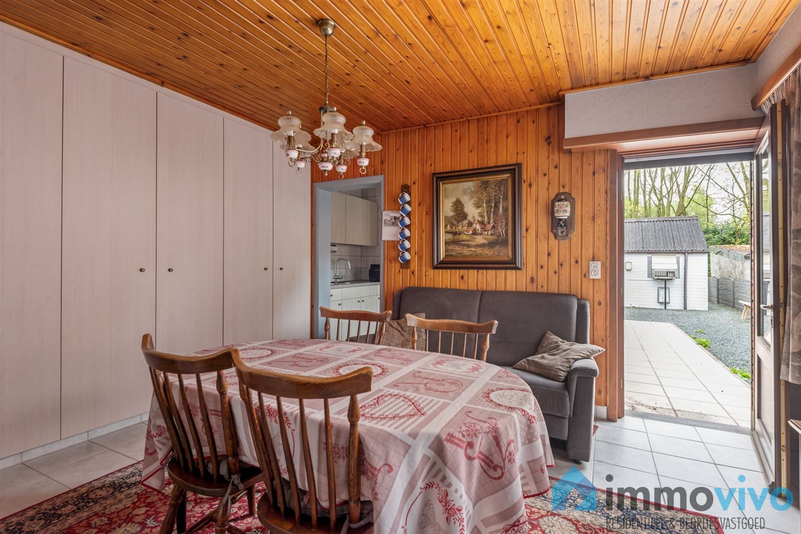 Leuke woning met renovatiepotentieel nabij het centrum foto 12