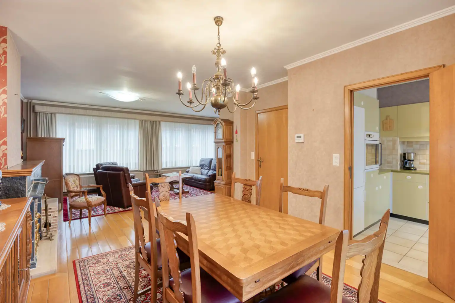 Goed onderhouden, instapklare bel-etagewoning in Zellik foto 7