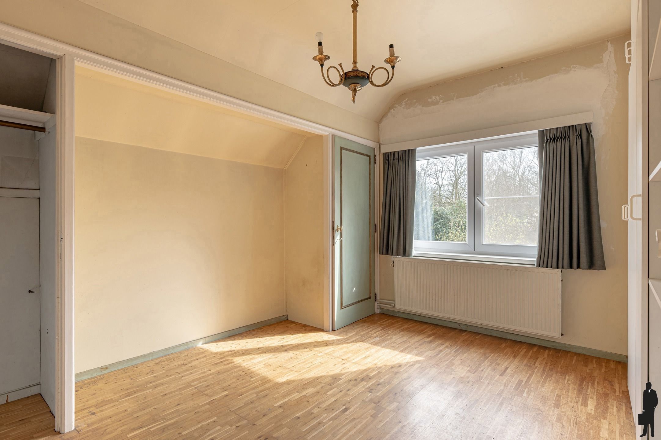 In Vriesdonk, op wandelafstand van de  openluchtschool Sint-Ludgardis gelegen, volledig te renoveren villa op ca. 1.800 m². foto 7