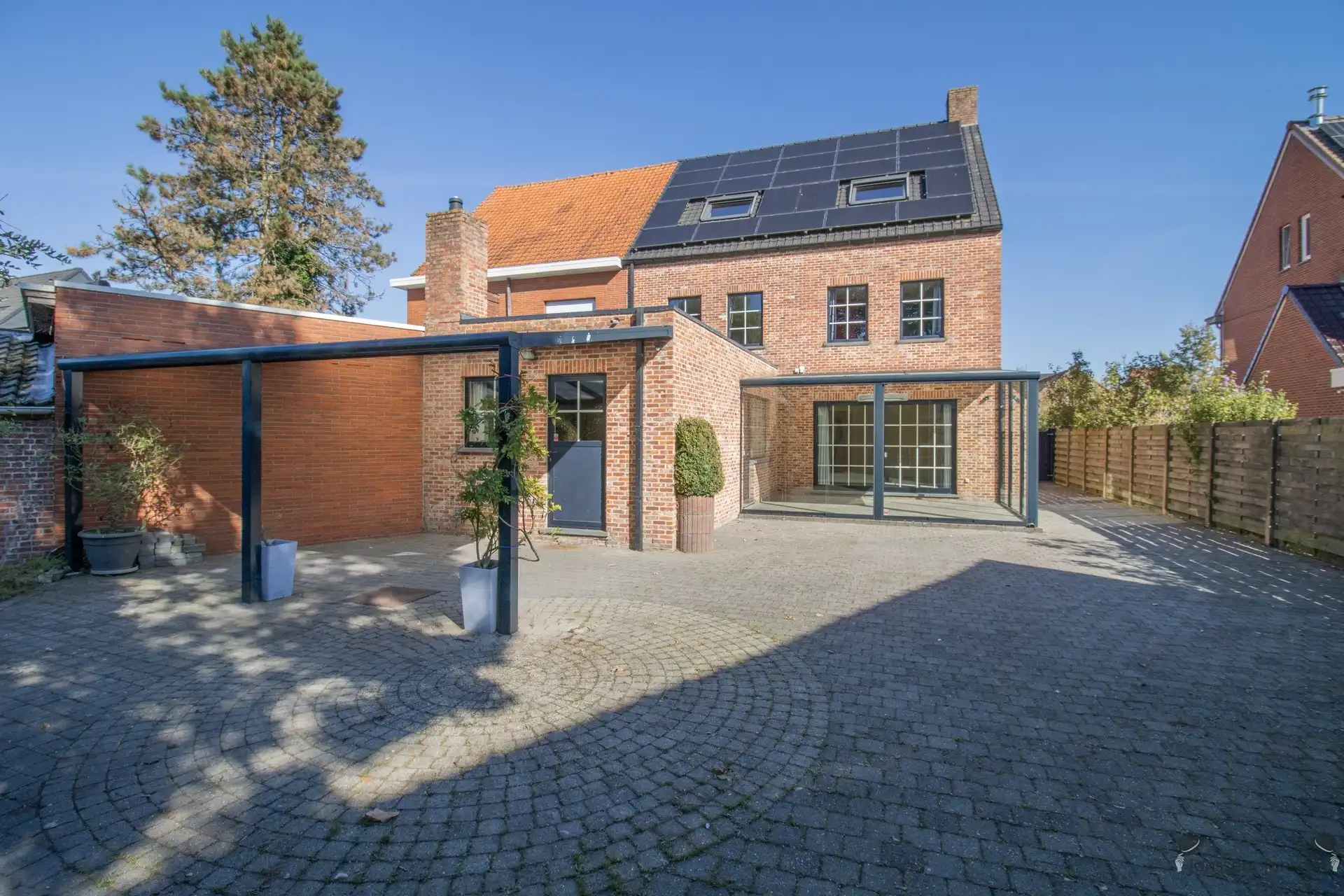 Centraal gelegen recente HOB met min. 5 slaapkamers op 819 m² foto 20