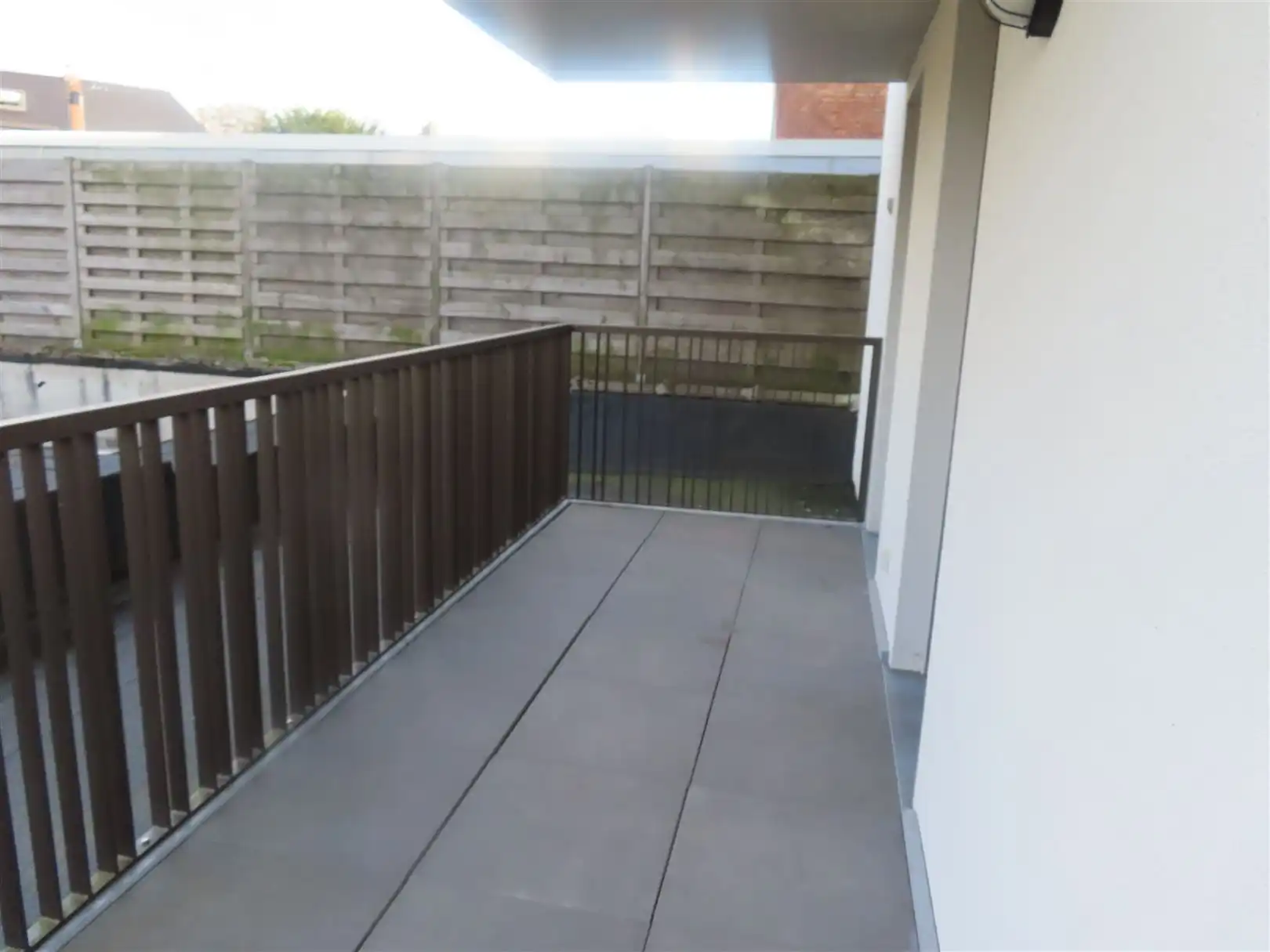 Luxueus recent  2-slaapkamer appartement, terras en parking foto 9