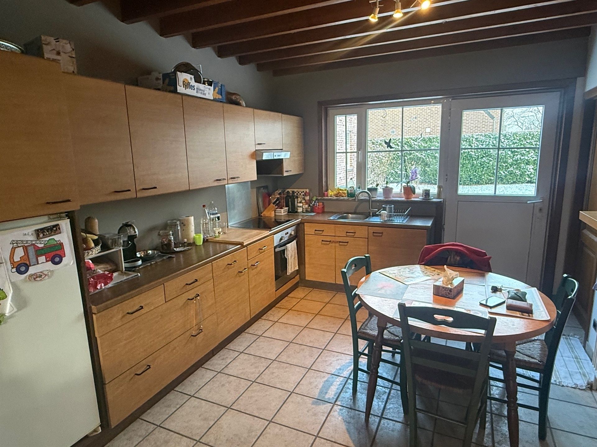 Ruime woning met prachtige tuin foto 4