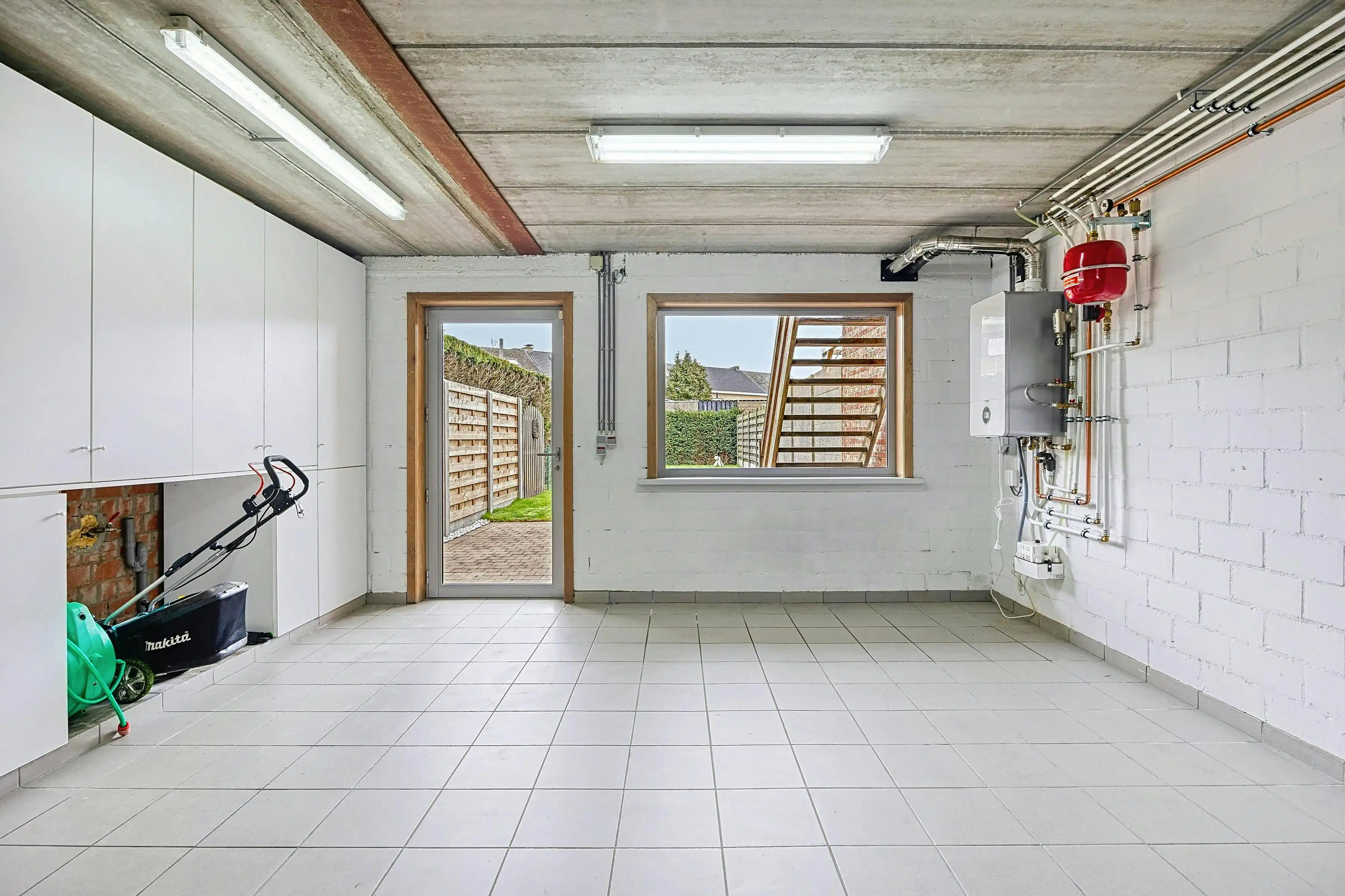 Instapklare bel-etage met 3 slaapkamers en zonnige tuin in hartje Eeklo foto 26