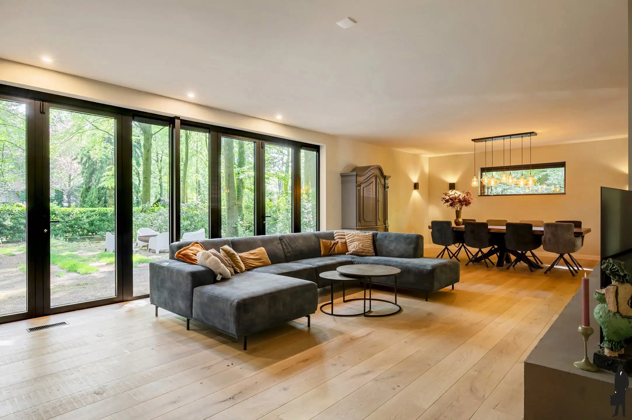 Volledig vernieuwde laagbouwvilla met 4 slaapkamers op residentiële ligging te Dennendael. foto 18