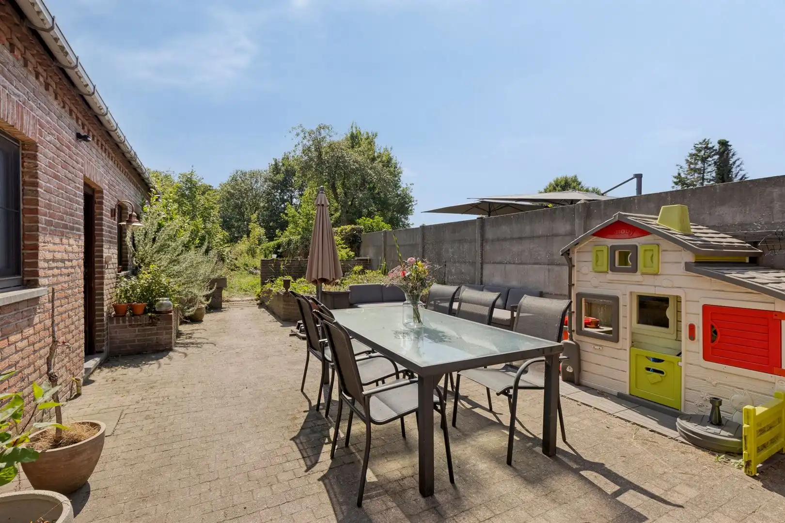 HOB met 3 slaapkamers, veel ruimte en licht, een dieplopende tuin en veel potentieel foto 23