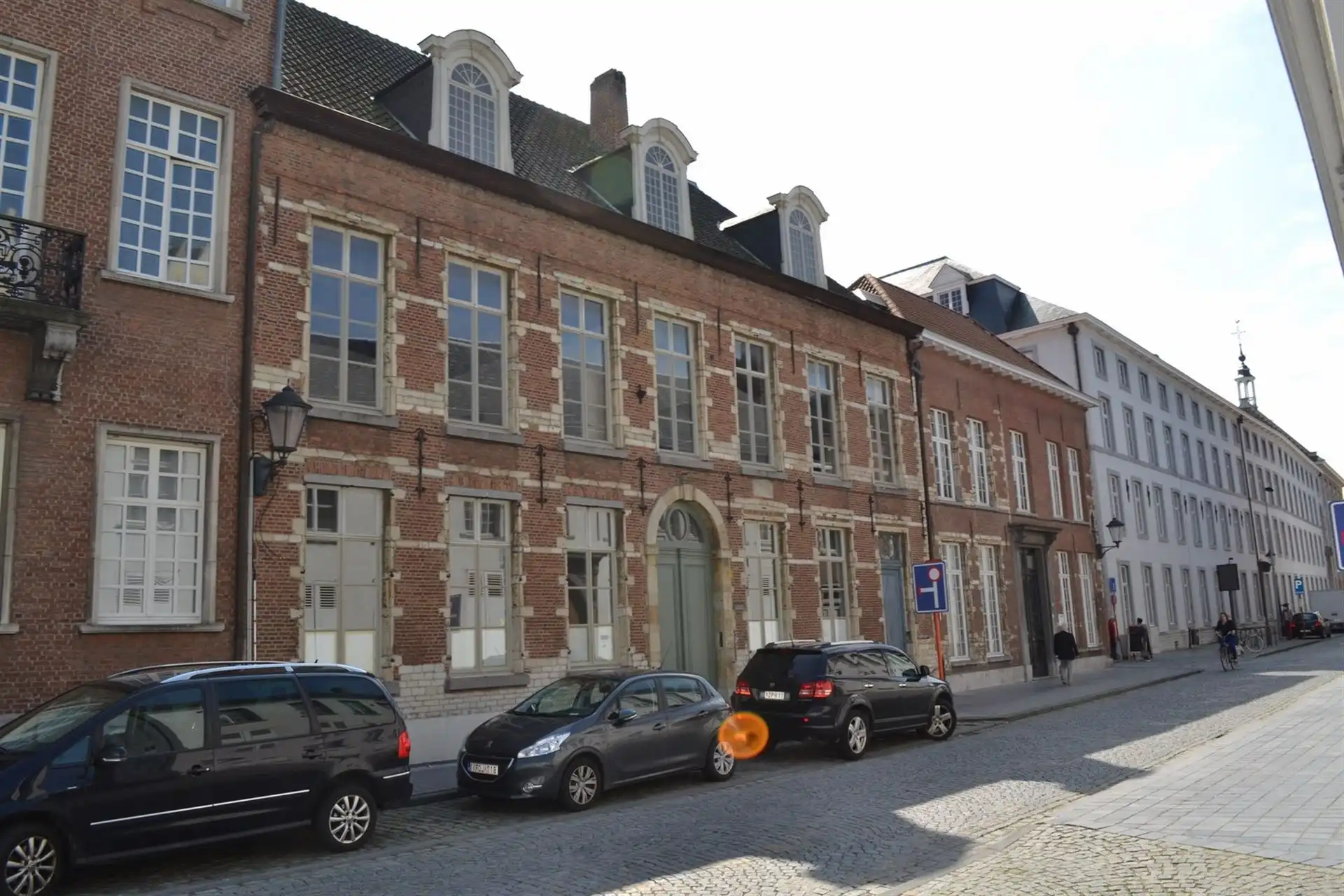 UITZONDERLIJK RUIM APP. MET 2 SLPK. EN 2 BADK. IN MECHELEN-CENTRUM foto 12