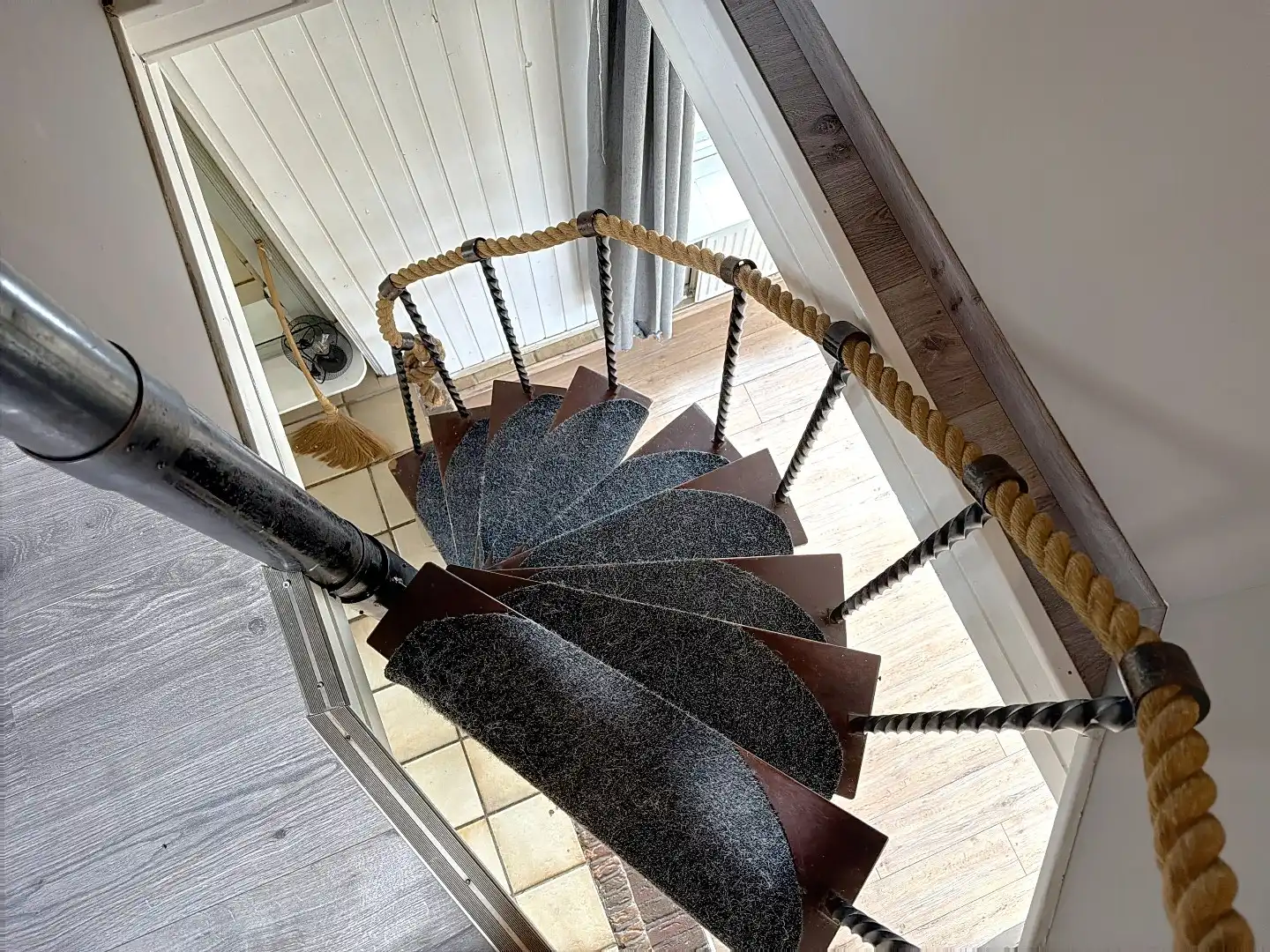 Charmante dijkwoning in het hart van de Zeeuwse polders (Slikkenburg) foto 29