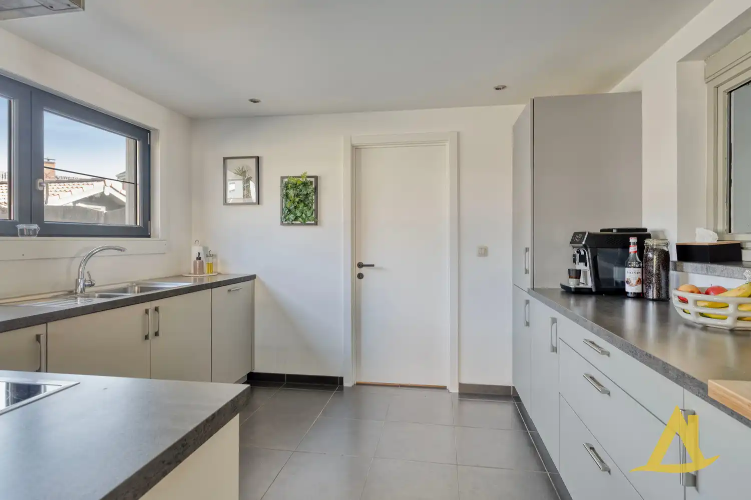 ZEER RUSTIG GELEGEN, INSTAPKLARE HOB, TE LUMMEN! foto 14