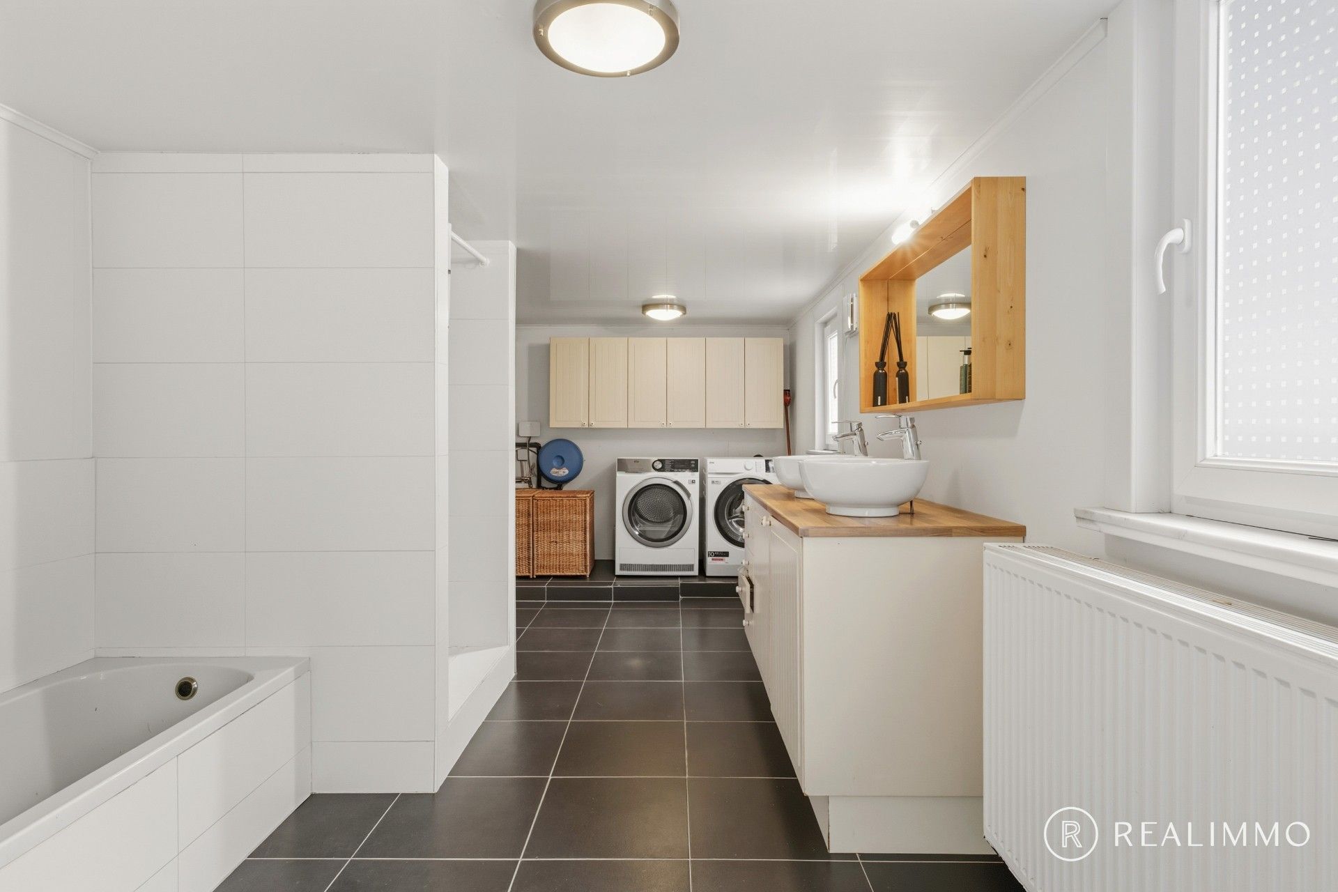 Instapklare hoekwoning in centrum Desselgem foto 8