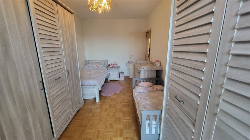 Ruim appartement met terras | Stadspark foto 17