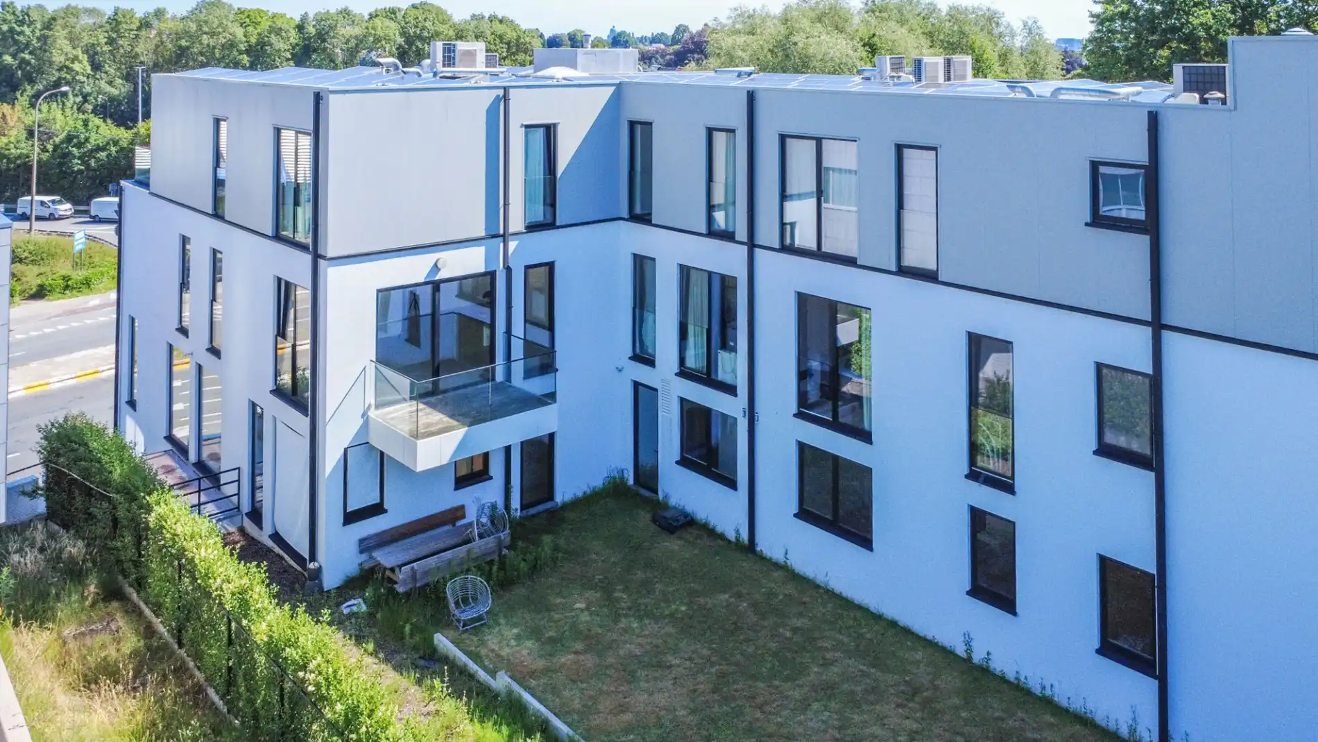 Een ruim (116m²), recent nieuwbouwappartement te Dilbeek! foto 2