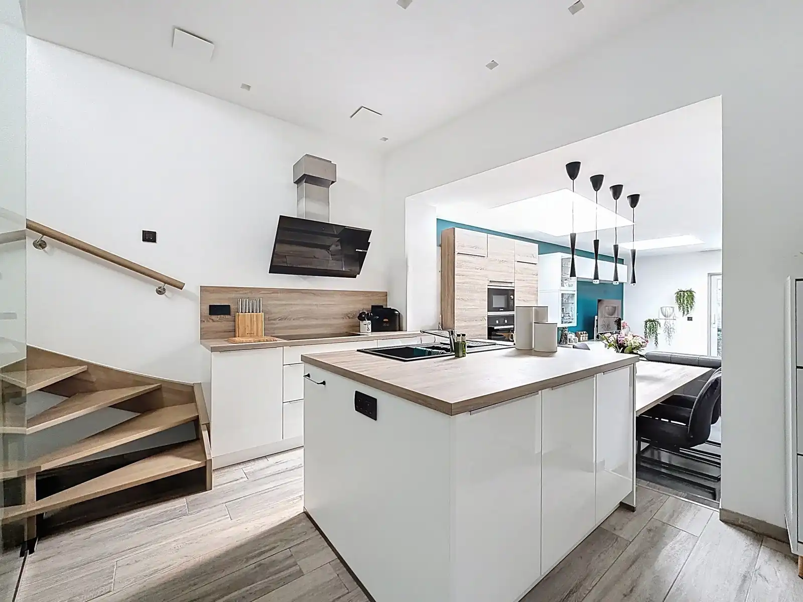 Ruime, Mooi Gerenoveerde Stadswoning met 3 SLPK én Tuin! foto 7