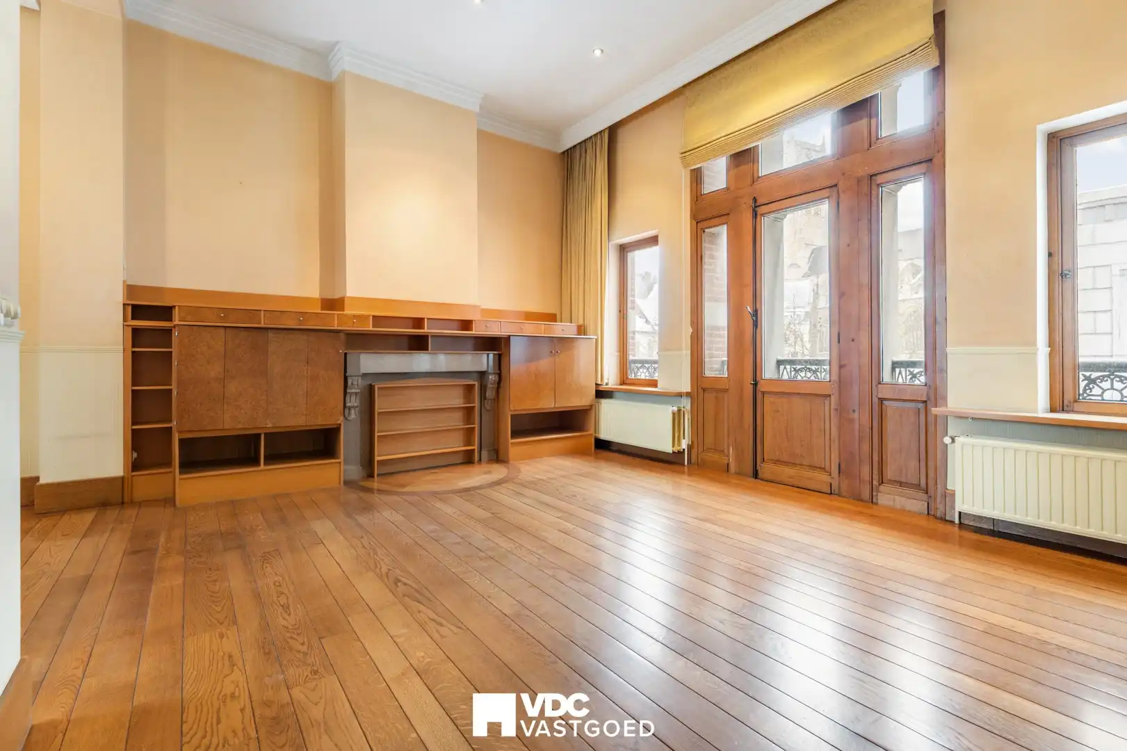 Uniek wonen & werken in hartje Tongeren – karakterpand met handelsgelijkvloers en ruim appartement foto 11