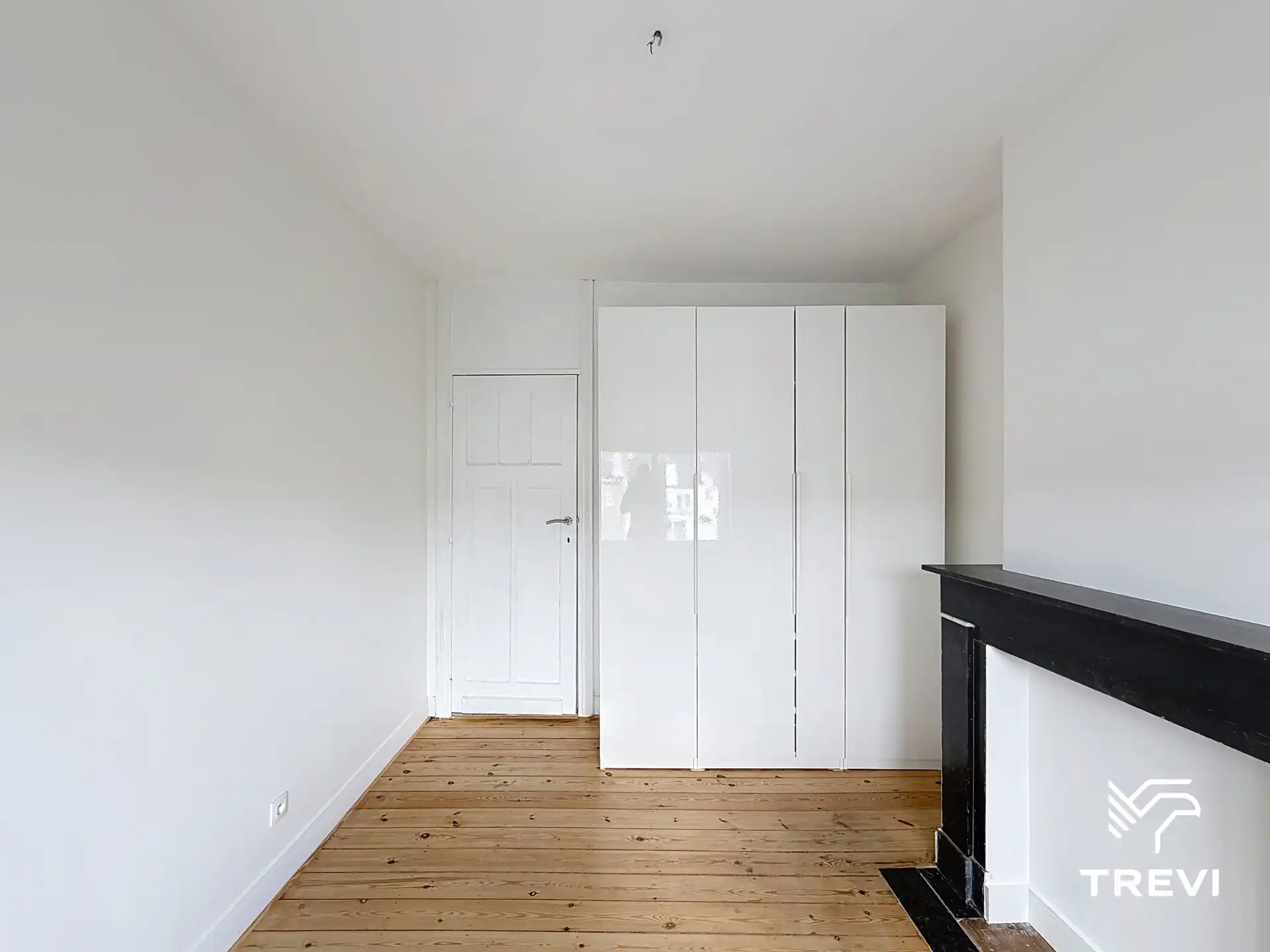 Charmant, onlangs gerenoveerd appartement met 2 slaapkamers foto 14