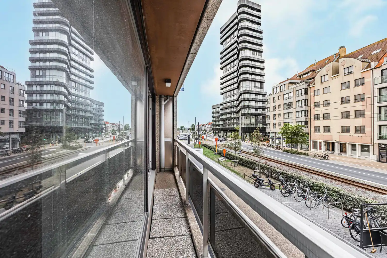 Zongericht 2-slaapkamer appartement net achter de Zeedijk foto 2