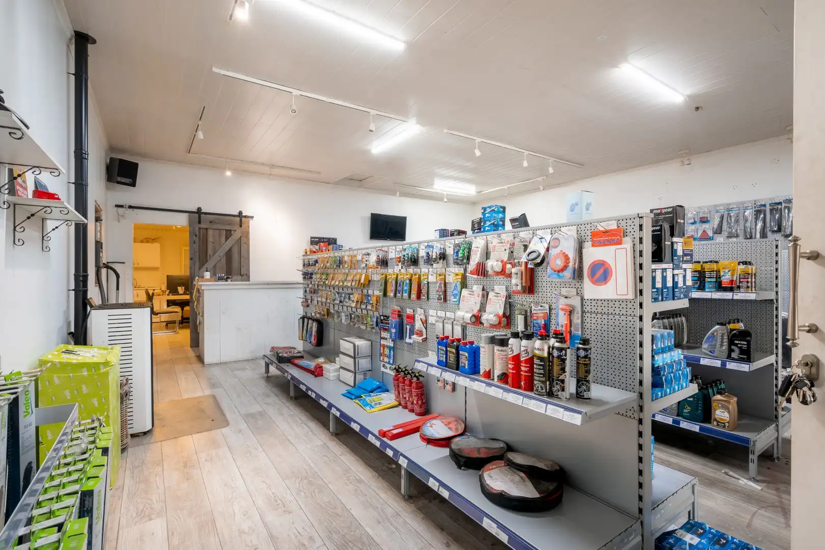 IN OPTIE - Verhuurde handelsruimte van 90m² met investeringspotentieel nabij het centrum van Maasmechelen foto 5