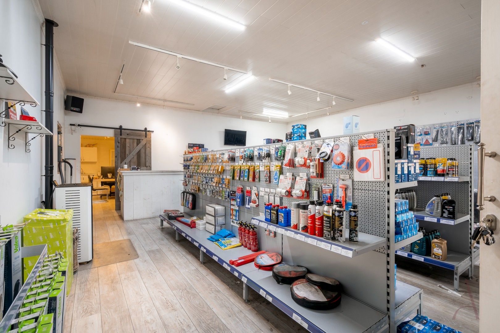 Verhuurde handelsruimte van 90m² met investeringspotentieel nabij het centrum van Maasmechelen foto 5