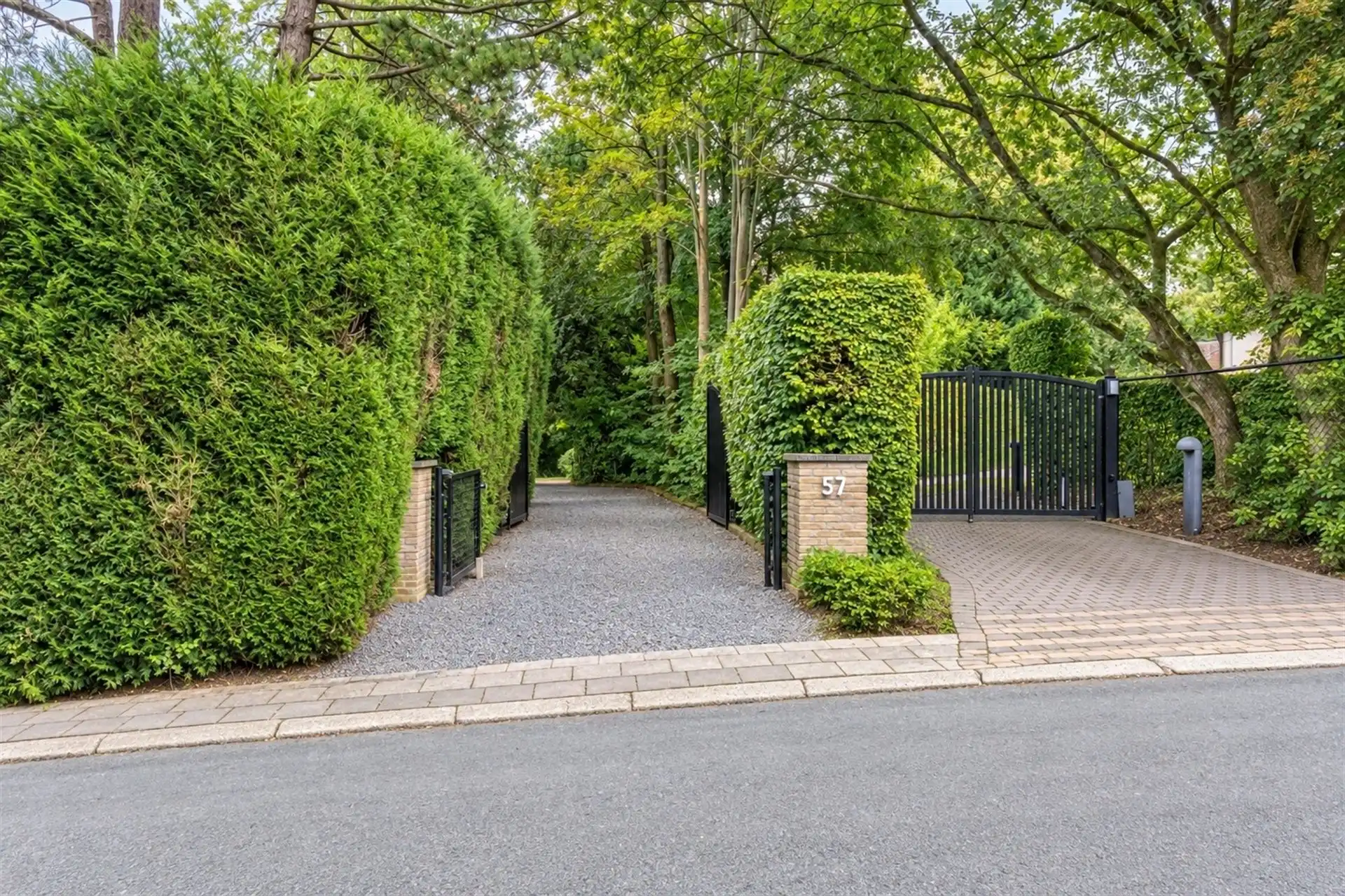 Prachtige ruime villa in de Arboretum wijk  foto 2