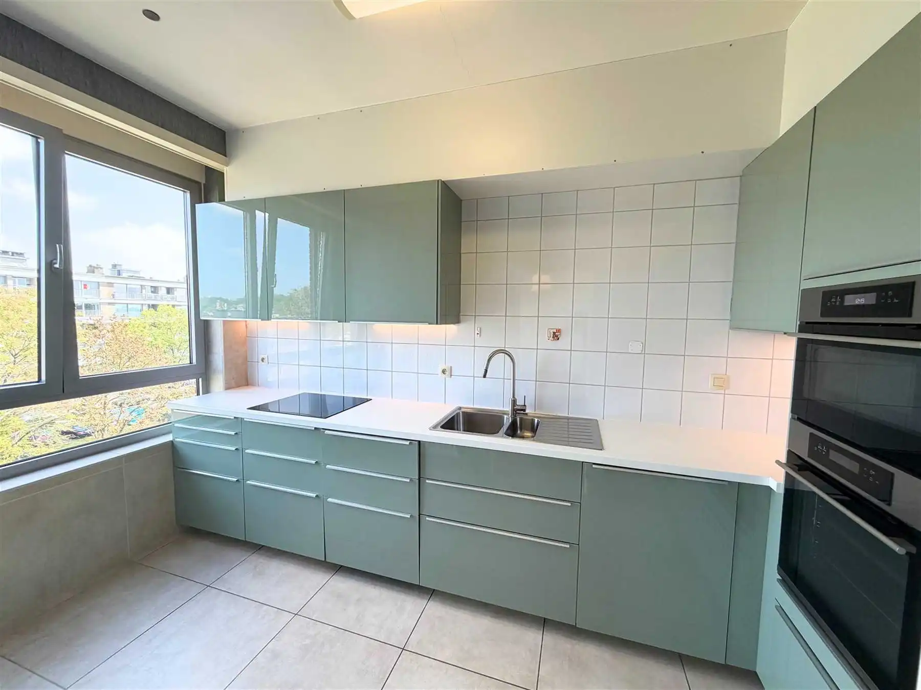 Gerenoveerd energiezuinig appartement met 2 slk's in Edegem foto 5
