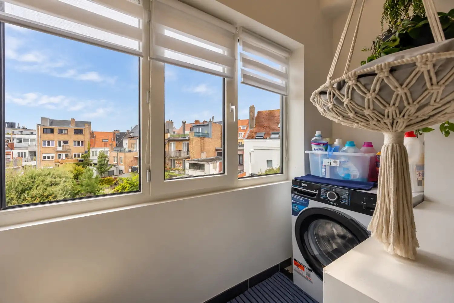 Ruime en lichtrijke duplex met 3 slaapkamers en groot terras in Oostende foto 8