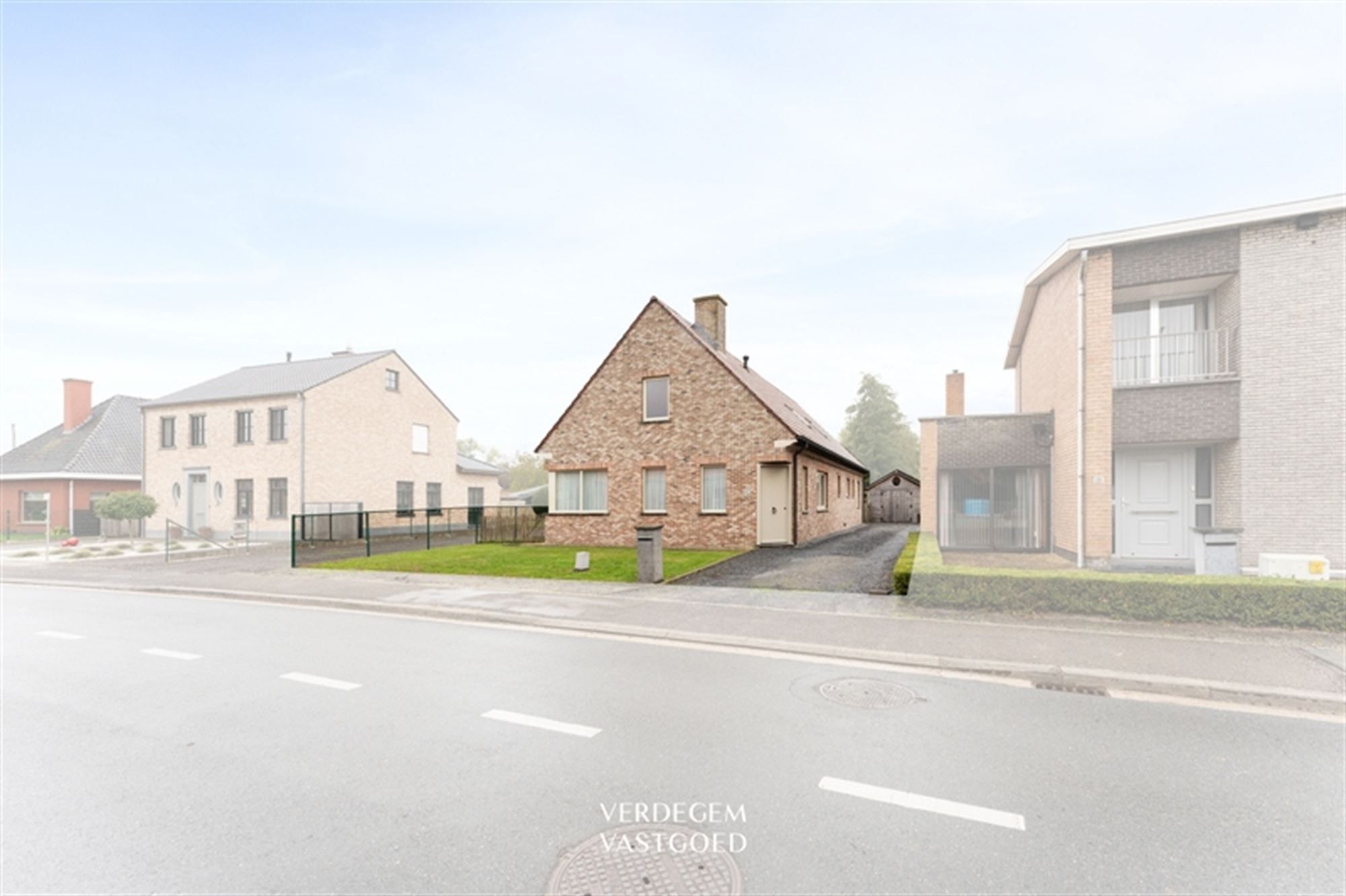 Woning op toplocatie in landelijke stijl met 5 slaapkamers en zonnige tuin foto {{pictureIndex}}